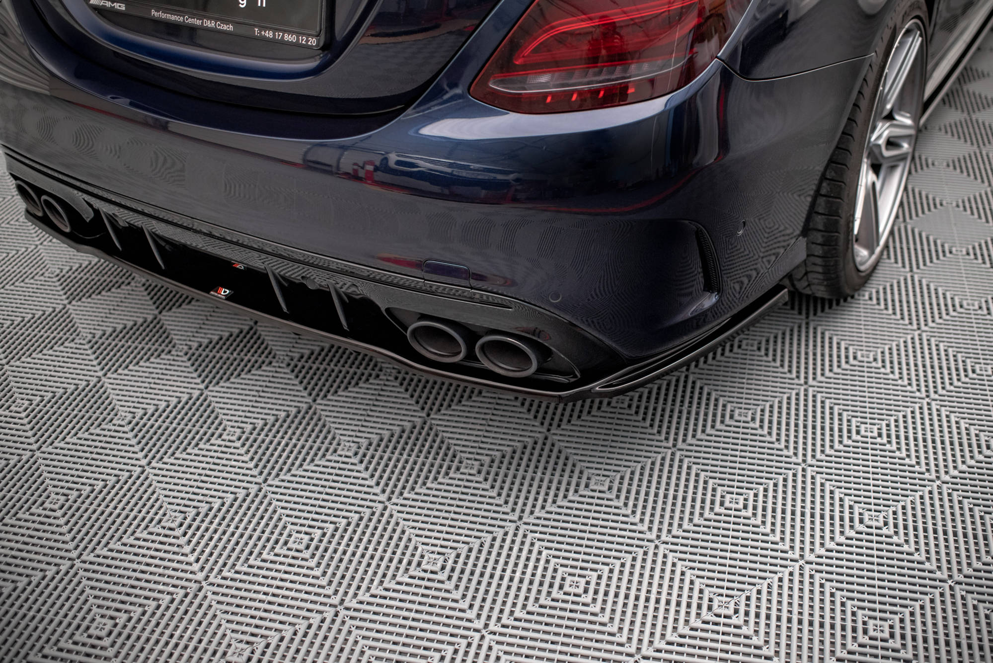 Street+ Mittlerer Diffusor RACE Heck Ansatz passend für Mercedes-AMG C 43 Limousine W205 FL schwarz Hochglanz