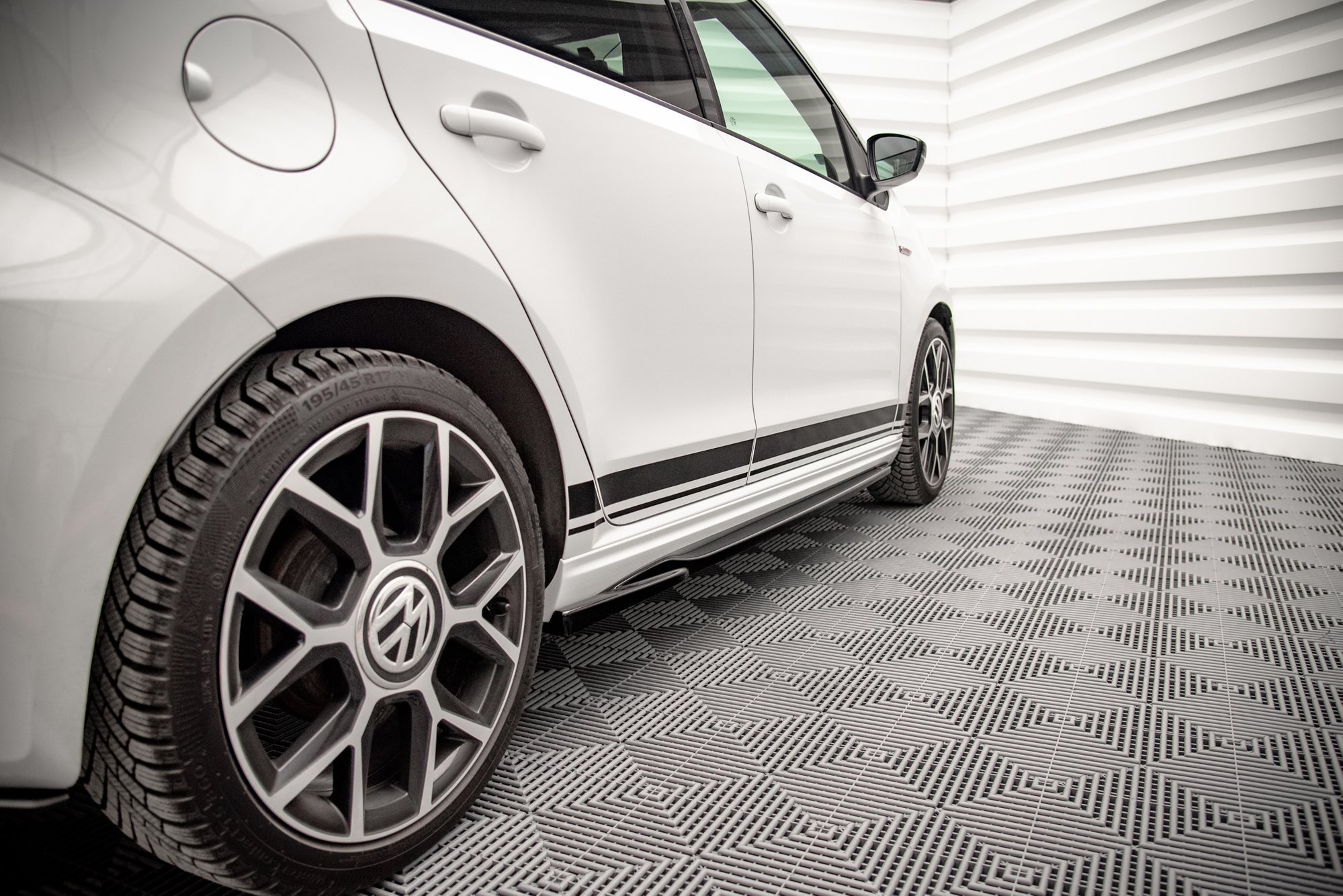 Street+ Seitenschweller Leisten passend für VW Up GTI schwarz Hochglanz