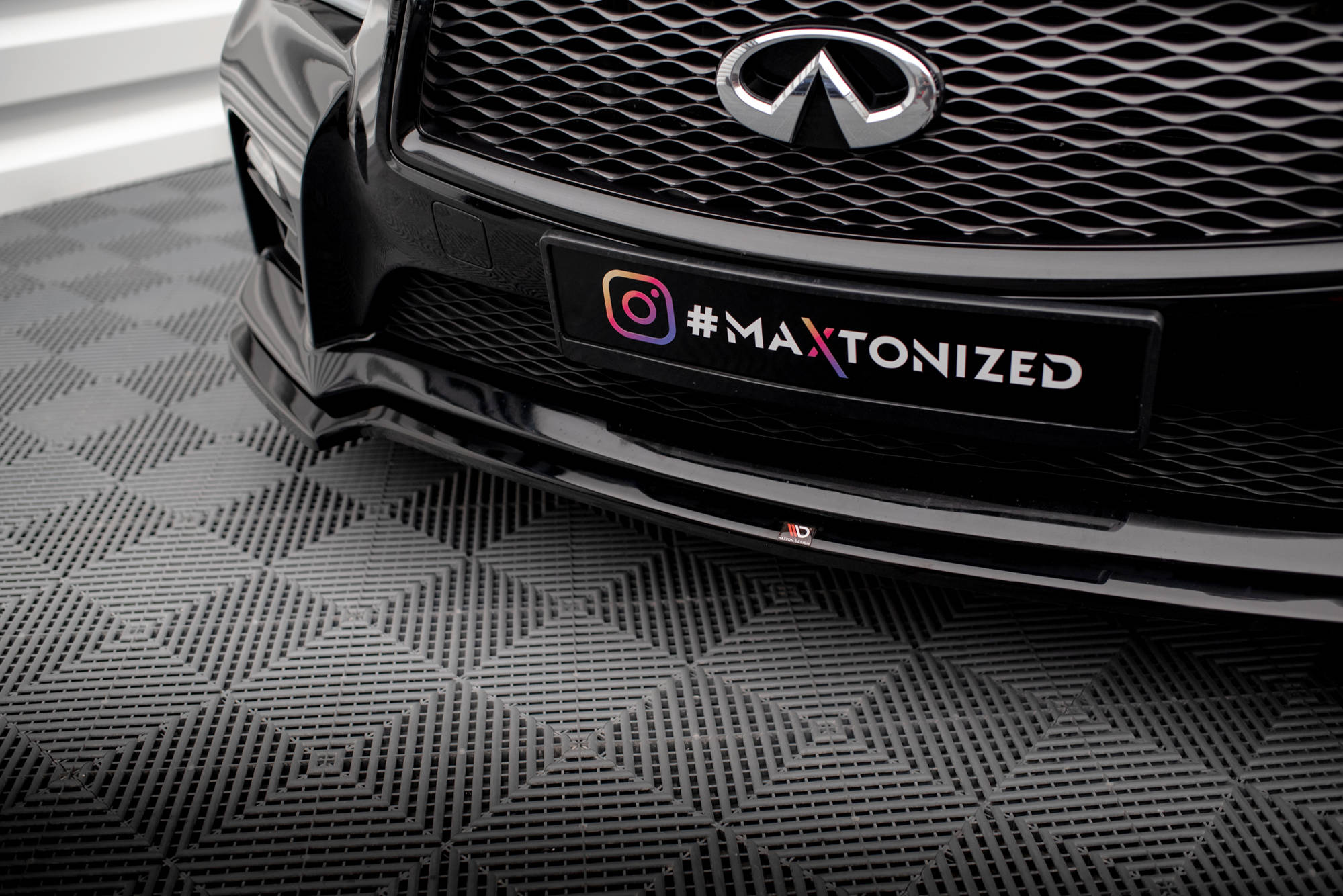 Frontlippe V.1 passend für Infiniti Q50 S Mk1 schwarz Hochglanz