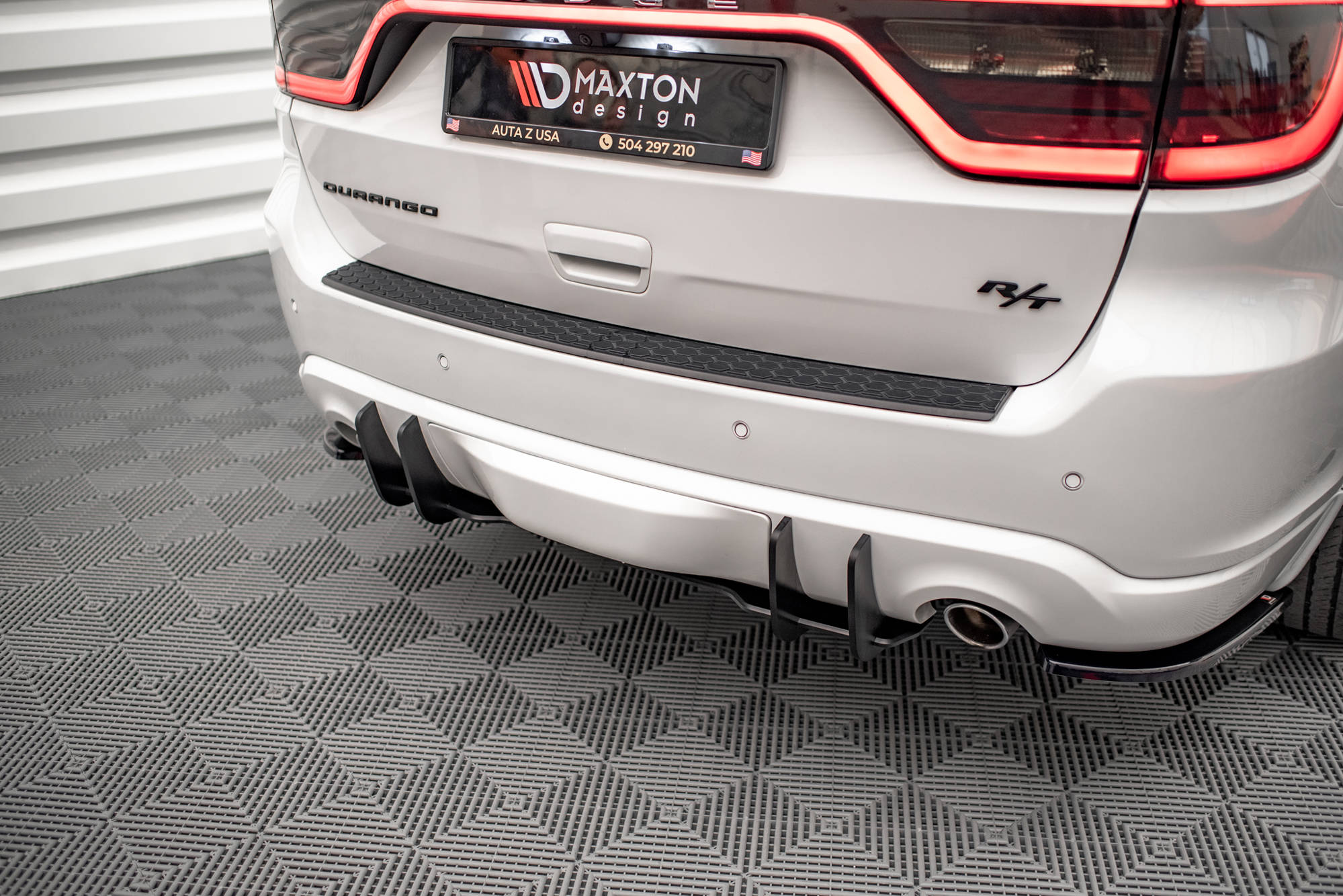 Street Pro Heckschürze Heck Ansatz Diffusor passend für Dodge Durango RT Mk3 schwarz-rot