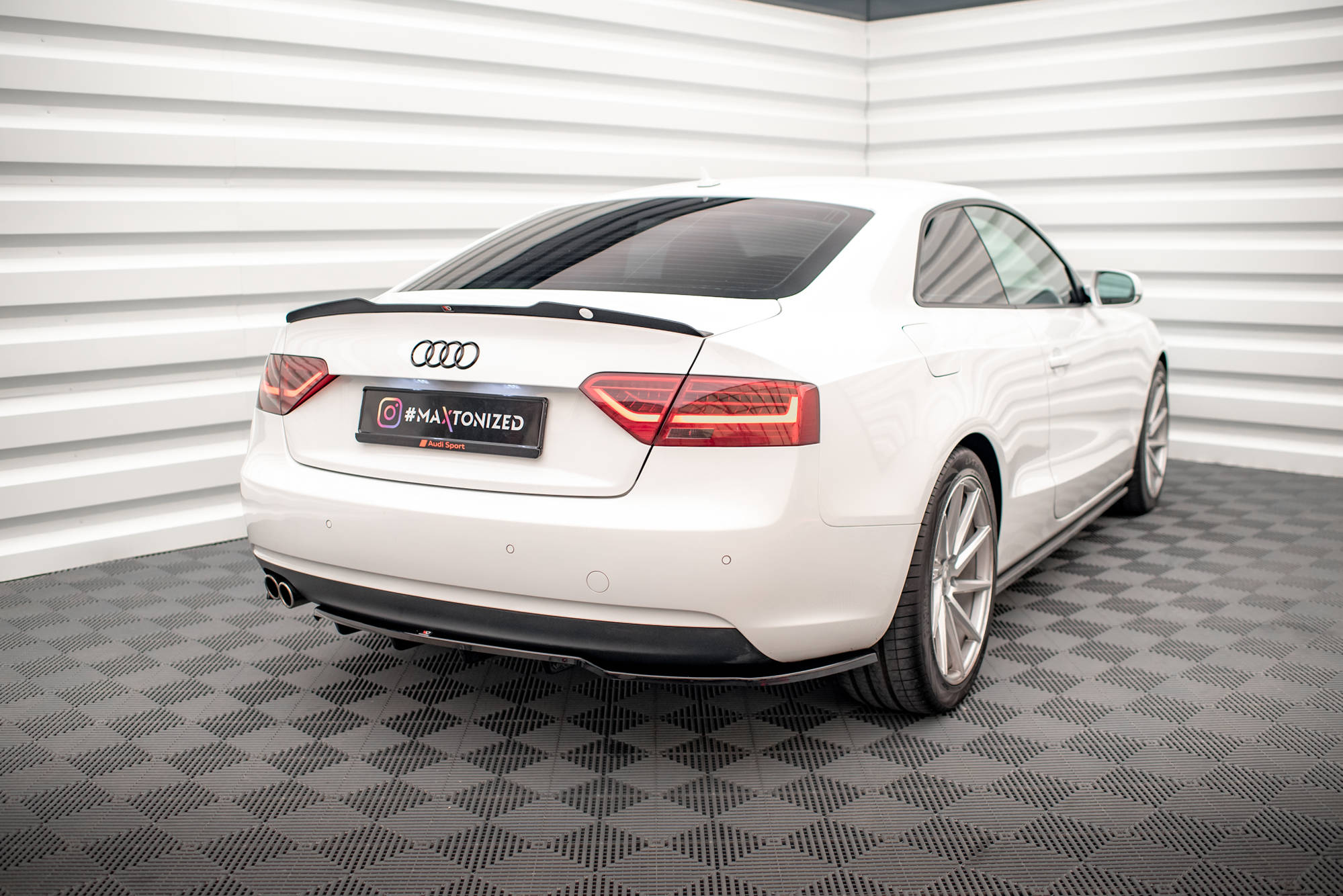 Heck Spoiler Aufsatz Abrisskante passend für Audi A5 Coupe 8T schwarz Hochglanz