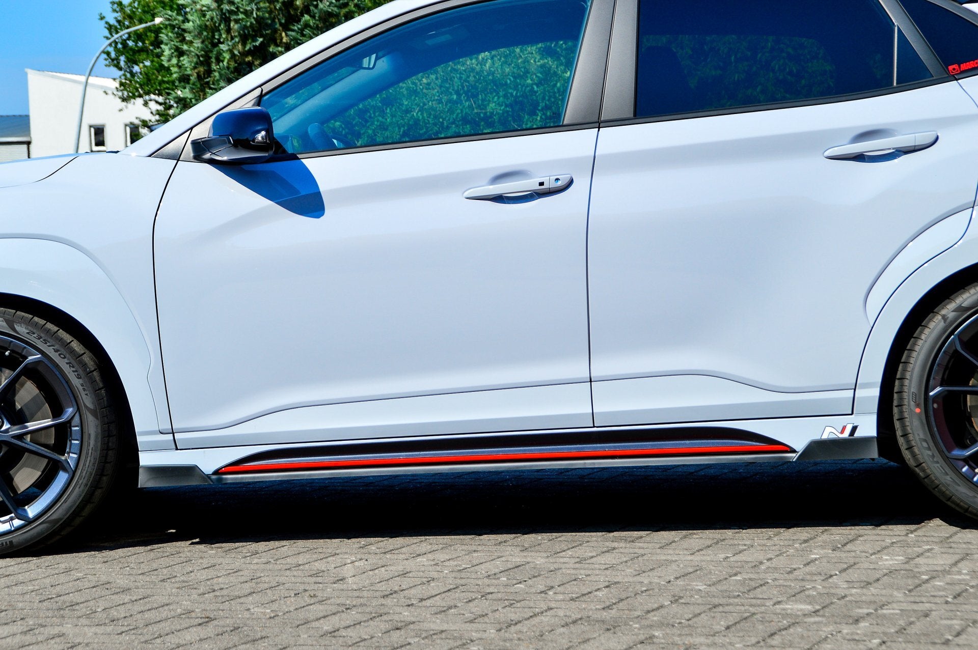 CUP Seitenschweller mit Wing vorne und hinten für Hyundai Kona N + N-Line Carbon Optik