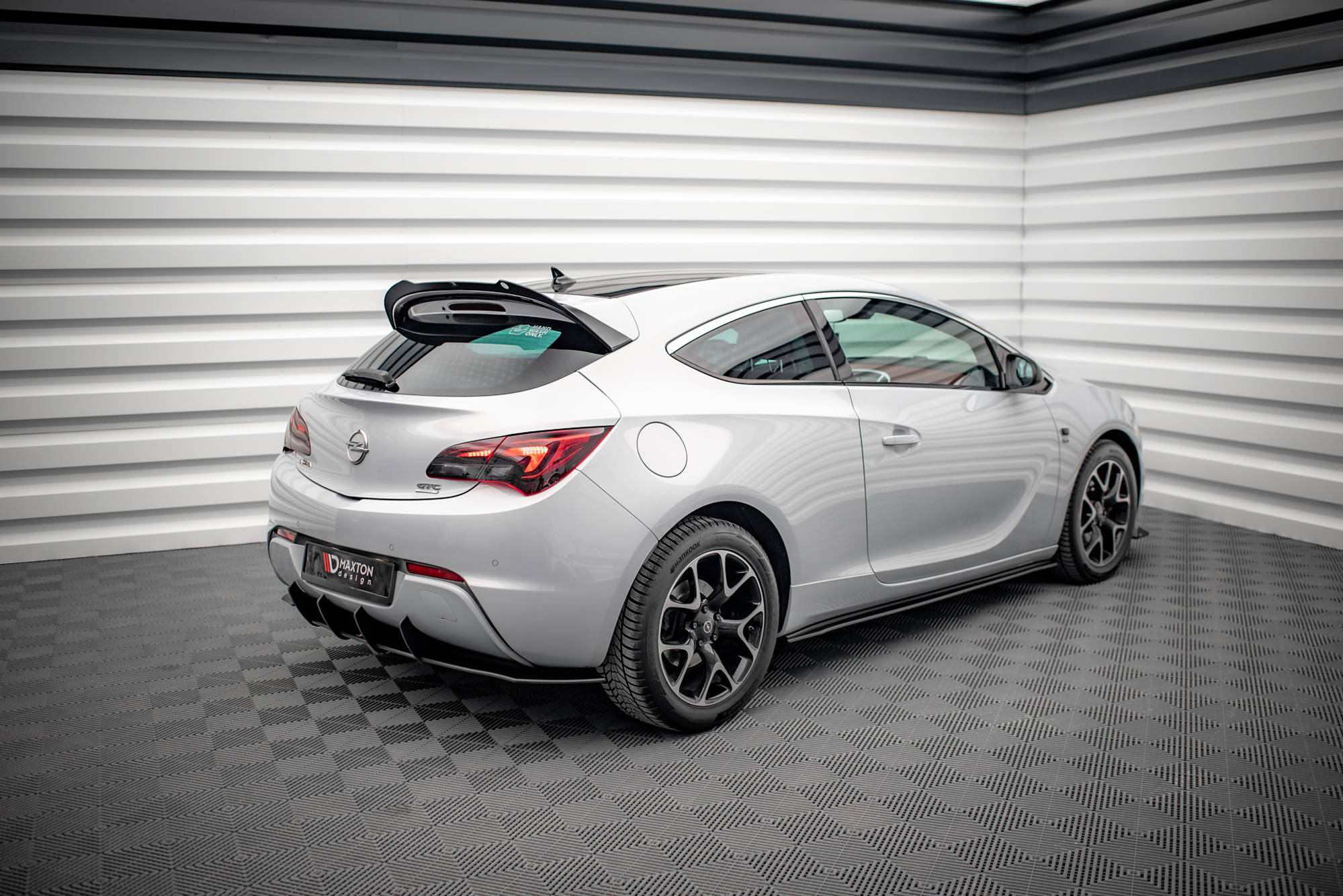 Street Pro Heckschürze Heck Ansatz Diffusor passend für Opel Astra GTC OPC-Line J schwarz-rot