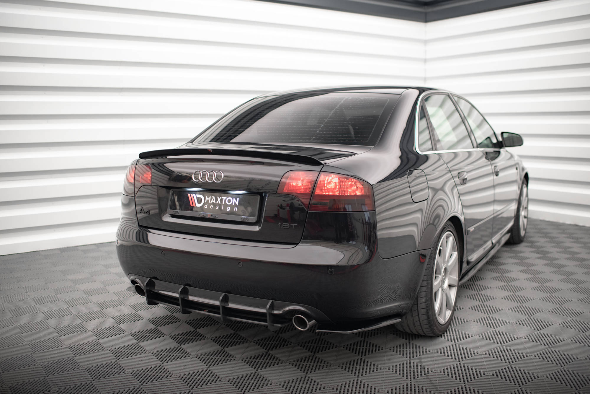 Heck Spoiler Aufsatz Abrisskante passend für Audi A4 Limousine S-Line B7 schwarz Hochglanz