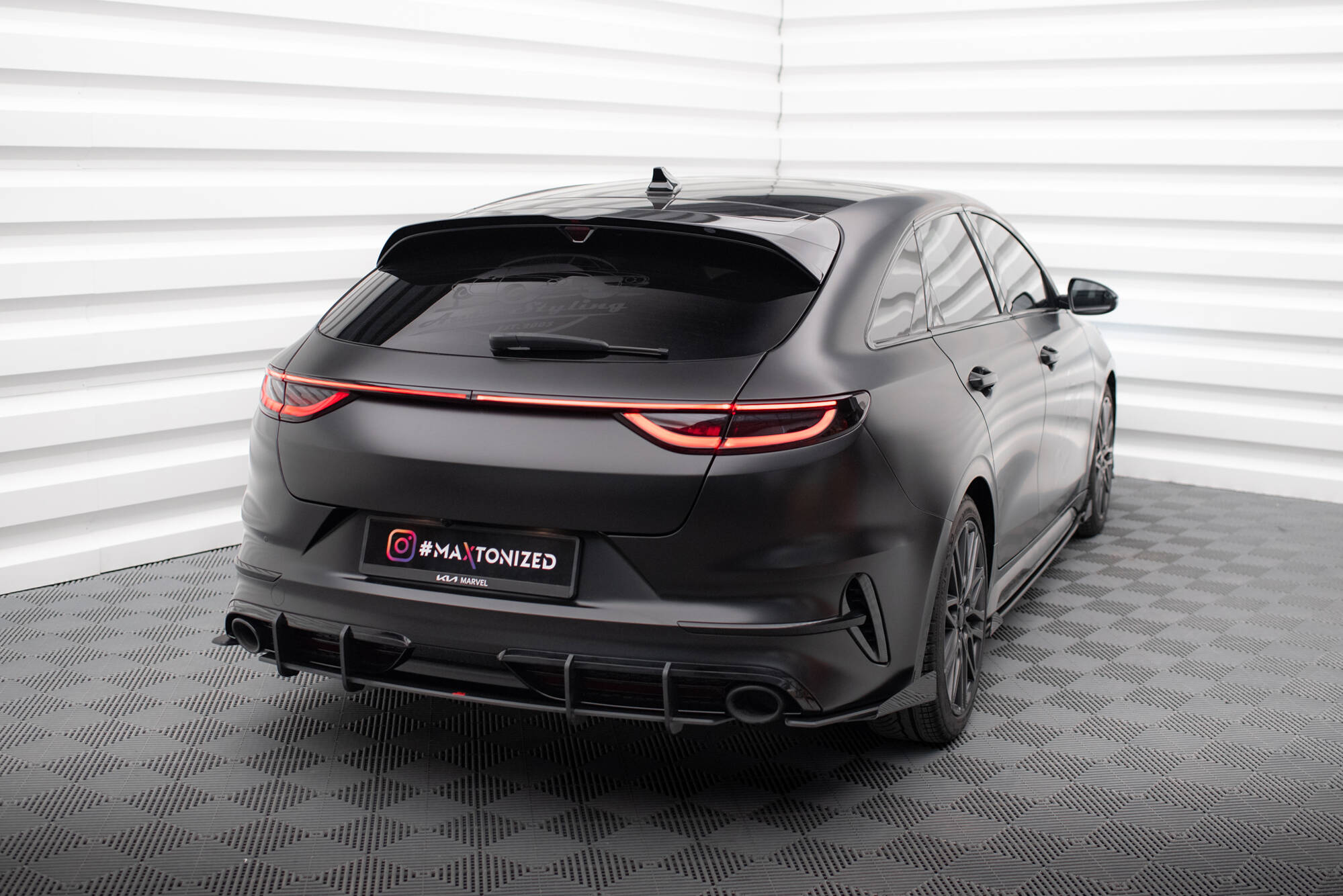 Street Pro Heckschürze Heck Ansatz Diffusor passend für Kia Proceed GT Mk1 FL schwarz-rot