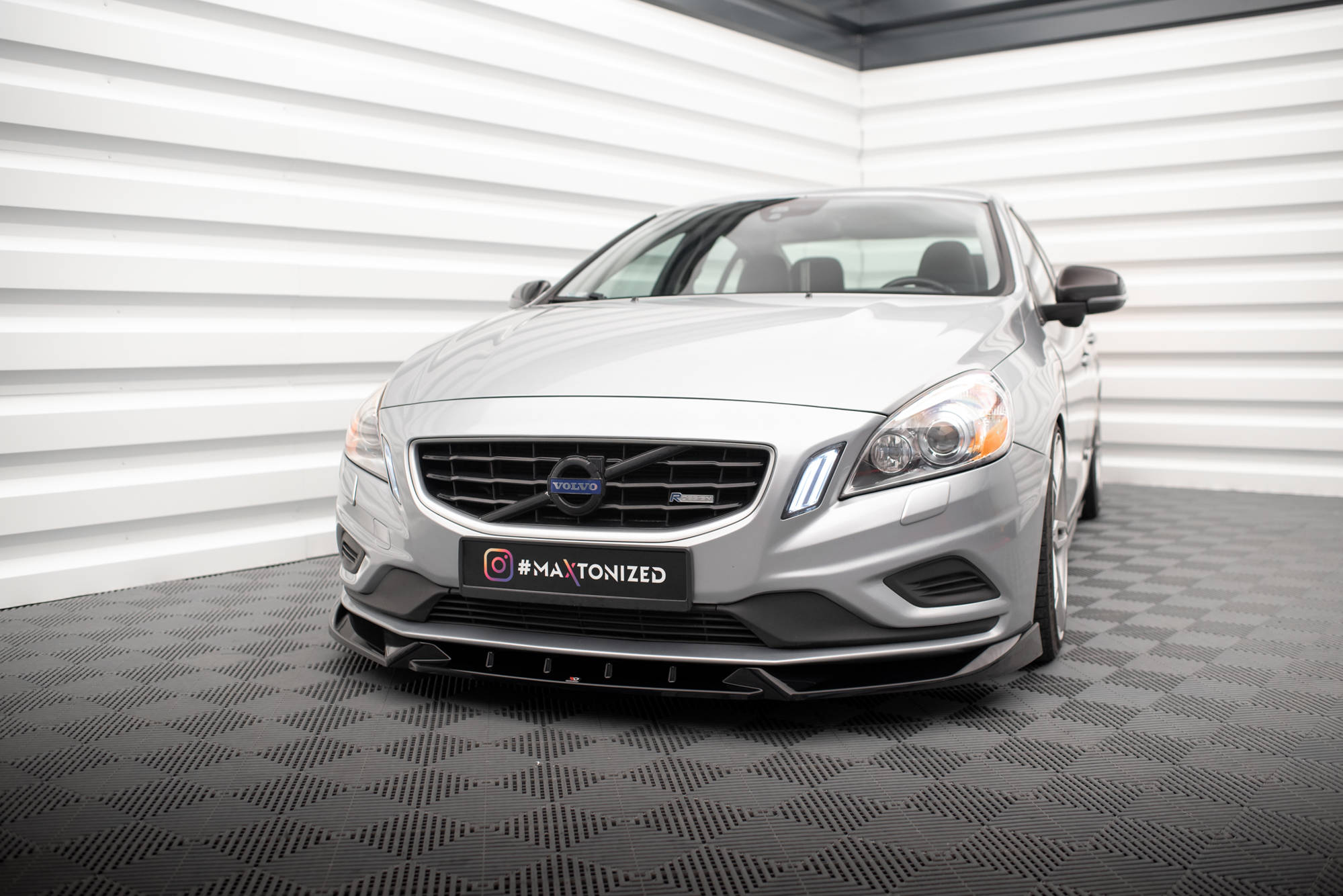 Street+ Spoilerlippe Front Ansatz V.1 passend für Volvo S60 R-Design Mk2 schwarz Hochglanz