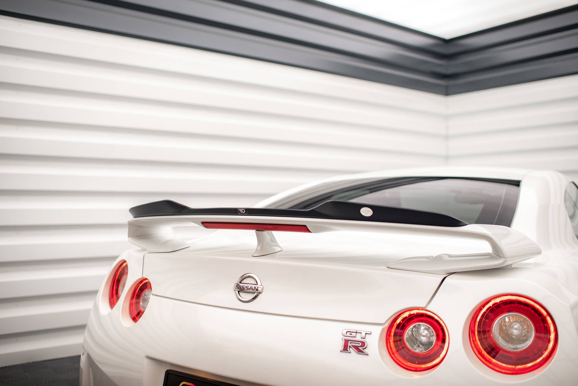 Heck Spoiler Aufsatz Abrisskante passend für Nissan GTR R35 FL schwarz Hochglanz