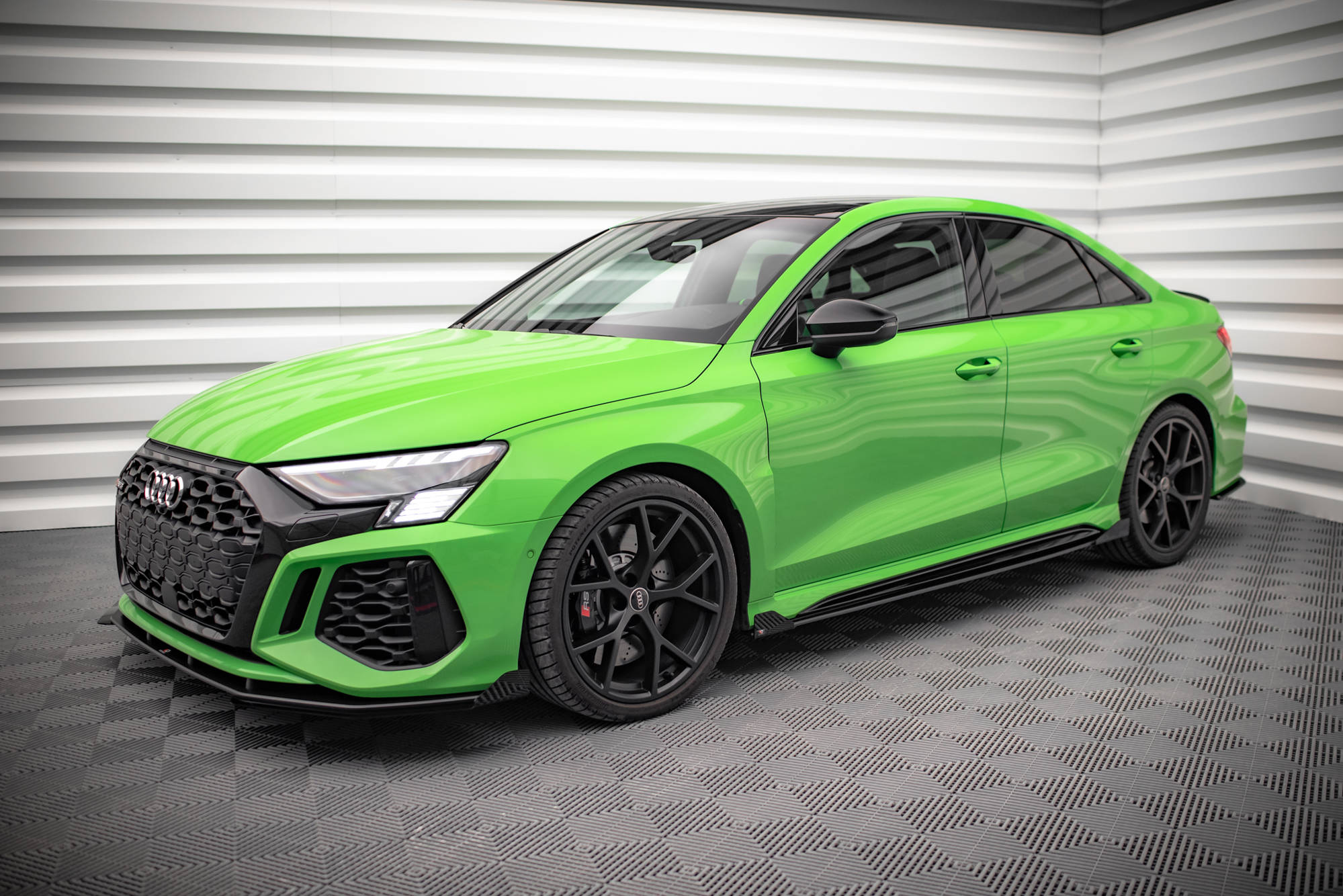 Street Pro Seitenschweller Leisten + Flaps passend für Audi RS3 Limousine 8Y schwarz Hochglanz