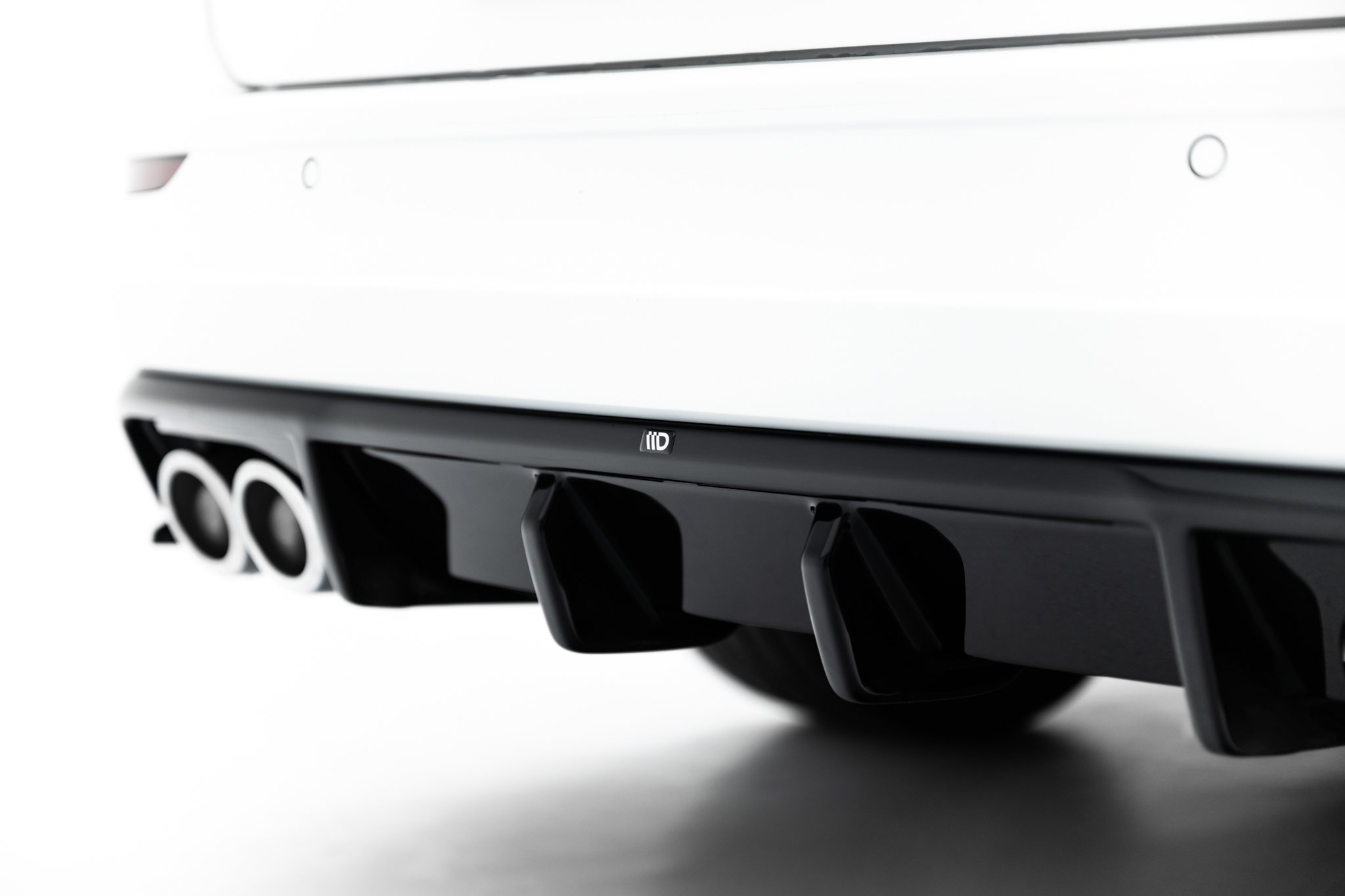 Street+ Heck Ansatz Diffusor passend für VW Golf R Variant Mk8 / Mk8 FL schwarz Hochglanz