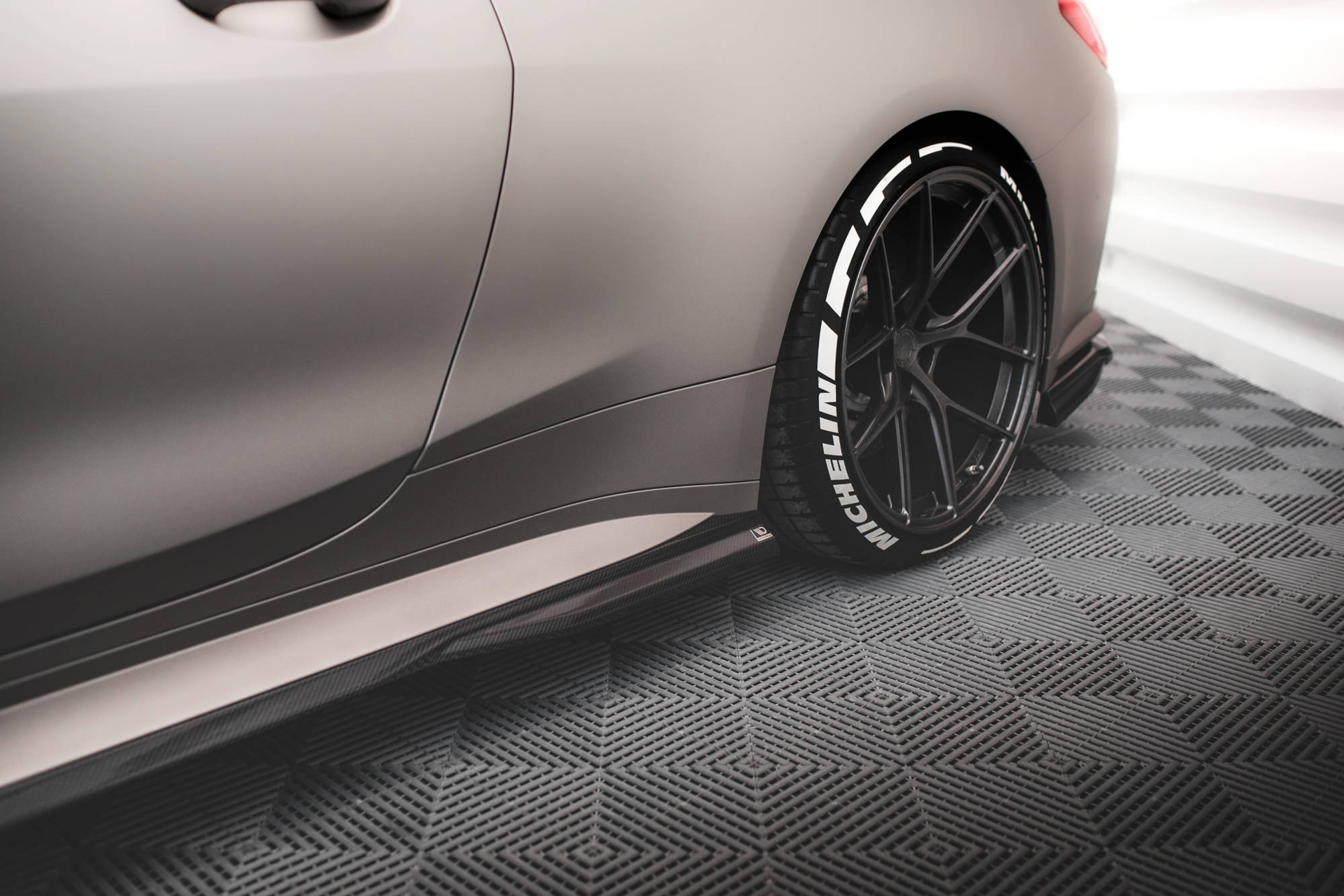 Carbon Fiber Seitenschweller Ansatz Leisten passend für BMW M4 G82 / G82 FL