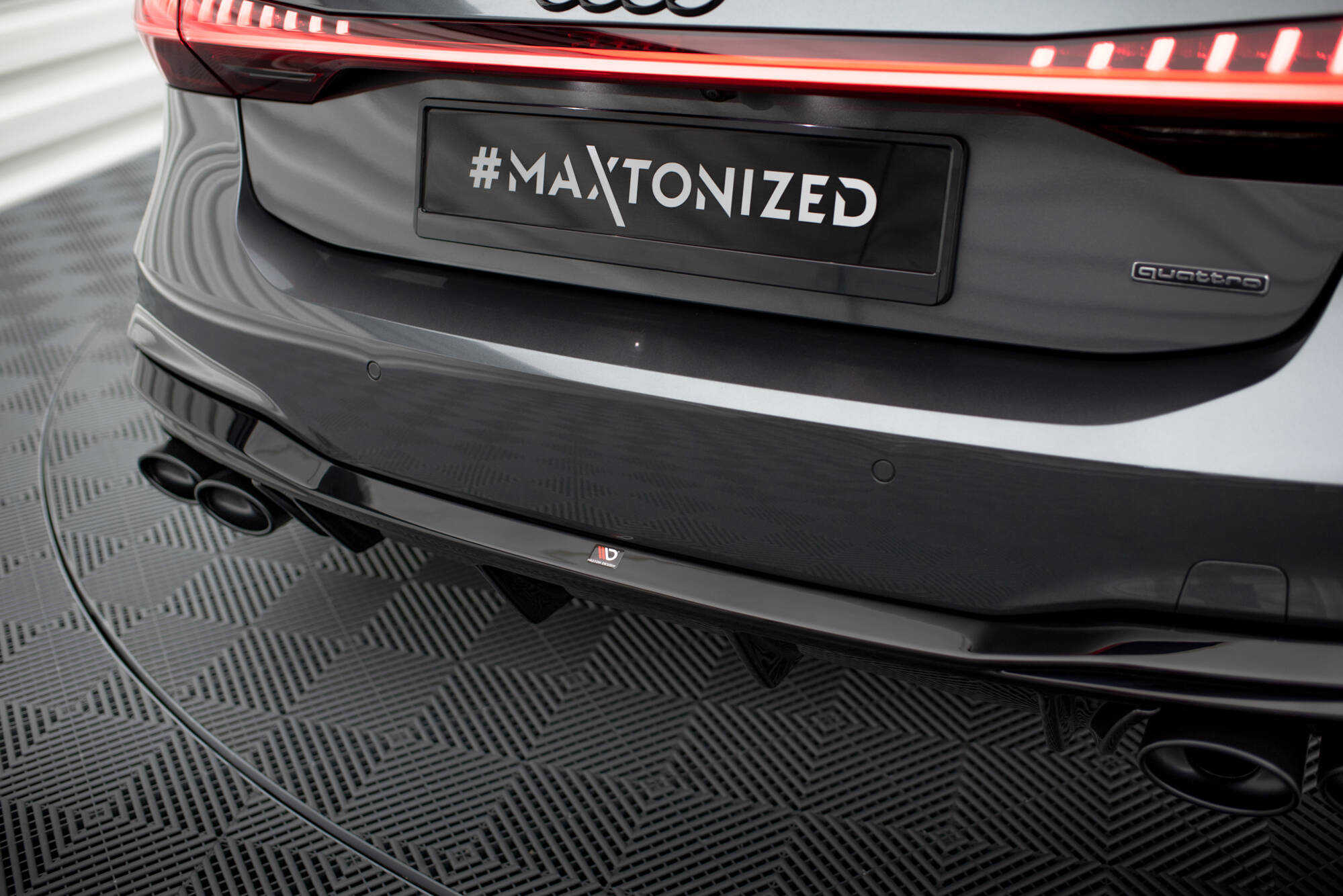Street+ Heck Ansatz Diffusor + Endrohre chrom passend für Audi A7 S-Line C8 / S7 C8 / C8 FL / S7 FL schwarz Hochglanz