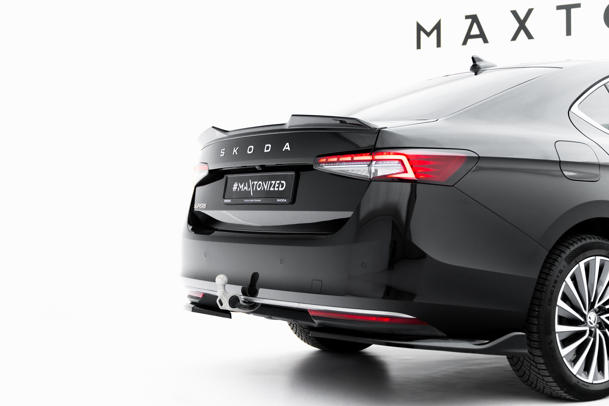 Street+ Heck Ansatz Diffusor passend für Skoda Superb Mk4 schwarz Hochglanz