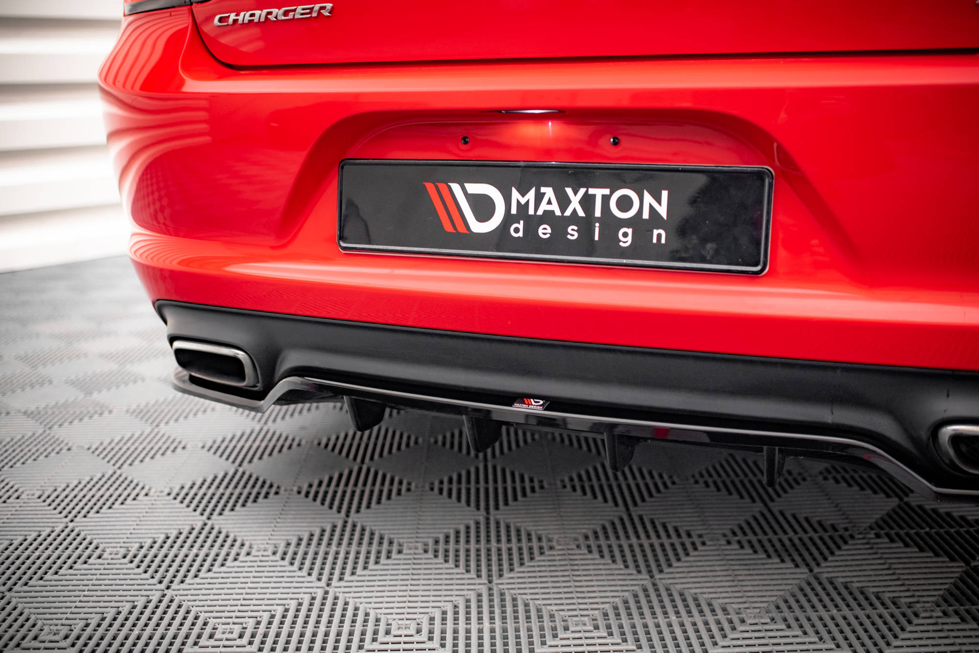 Street+ Mittlerer Diffusor RACE Heck Ansatz passend für Dodge Charger RT Mk7 FL schwarz Hochglanz