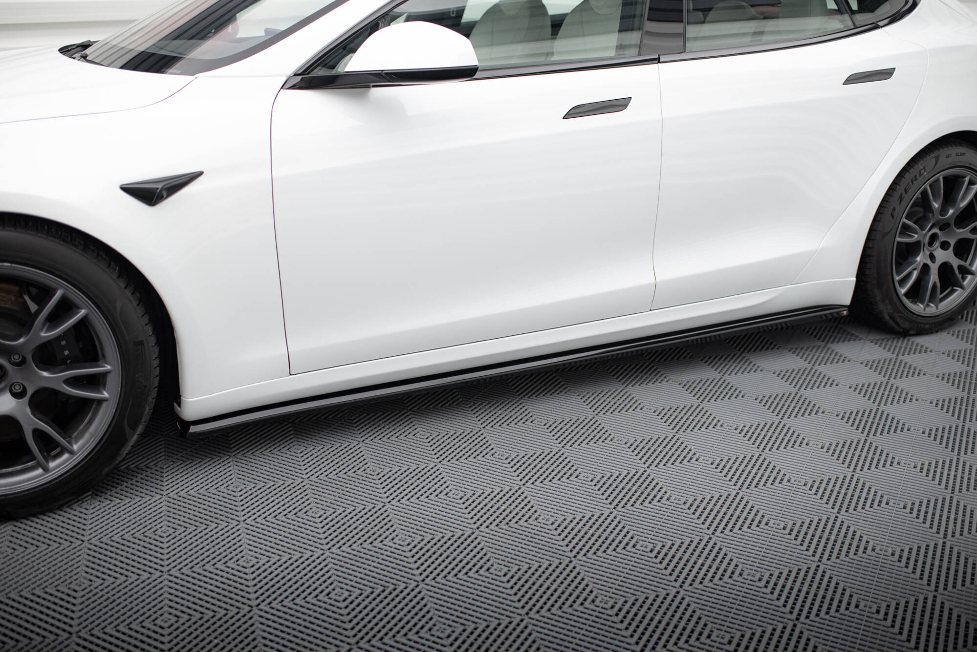 Seitenschweller Ansatz Paar V.2 passend für Tesla Model S Plaid Mk1 FL schwarz Hochglanz
