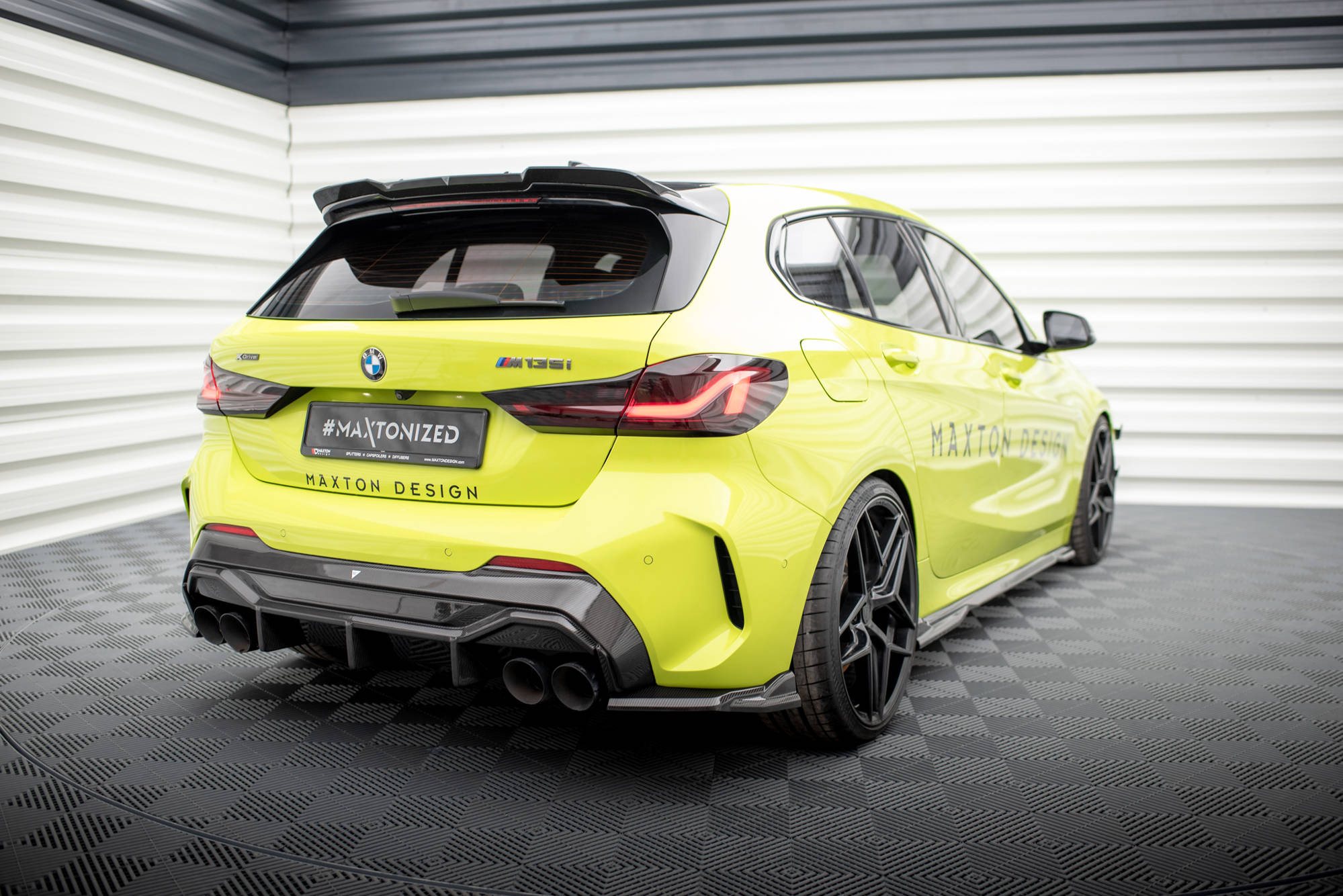 Carbon Fiber Heck Ansatz Flaps passend für BMW 1er M-Paket / M135i / 128ti F40