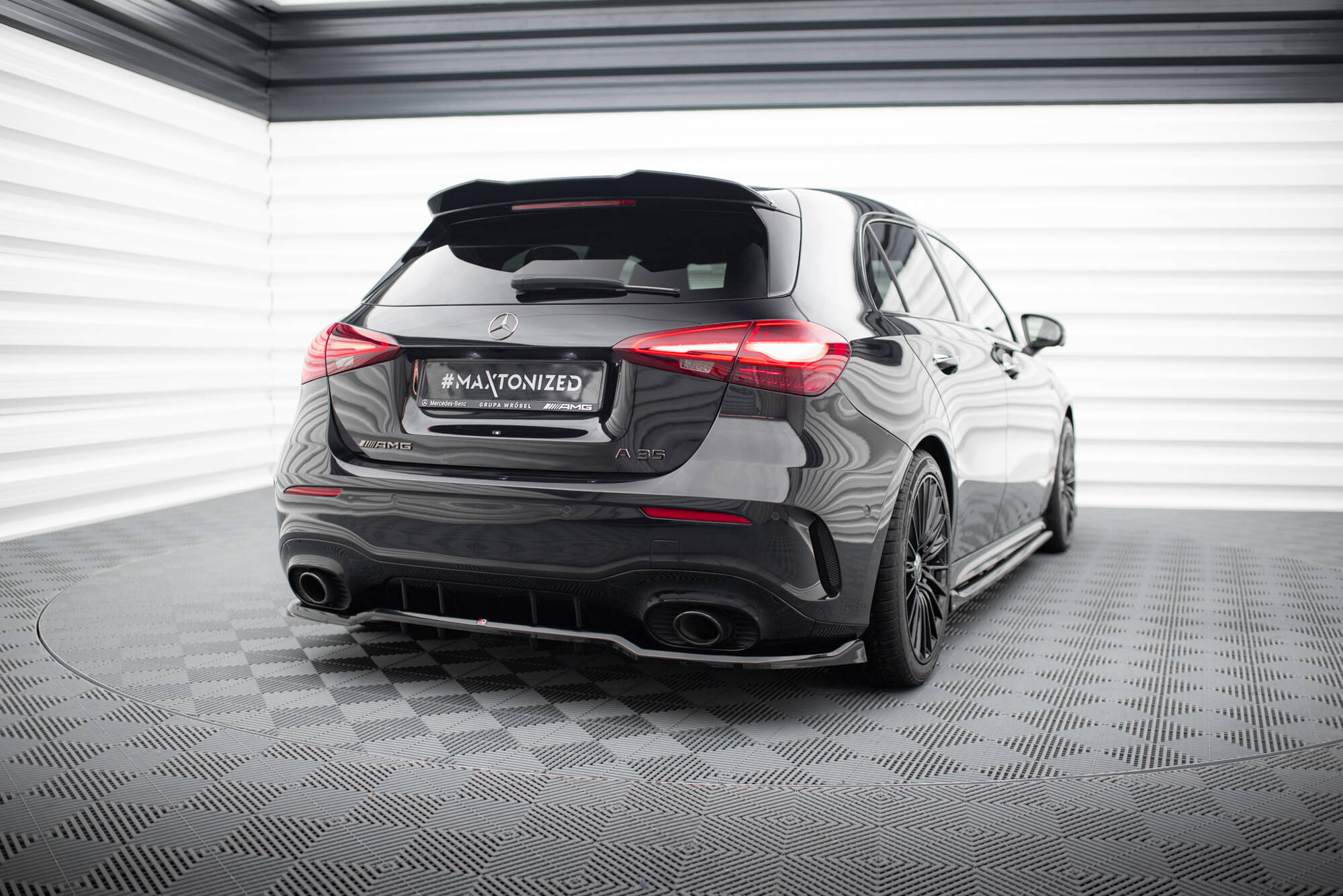 Street+ Mittlerer Diffusor RACE Heck Ansatz passend für Mercedes-AMG A35 Hatchback W177 schwarz Hochglanz