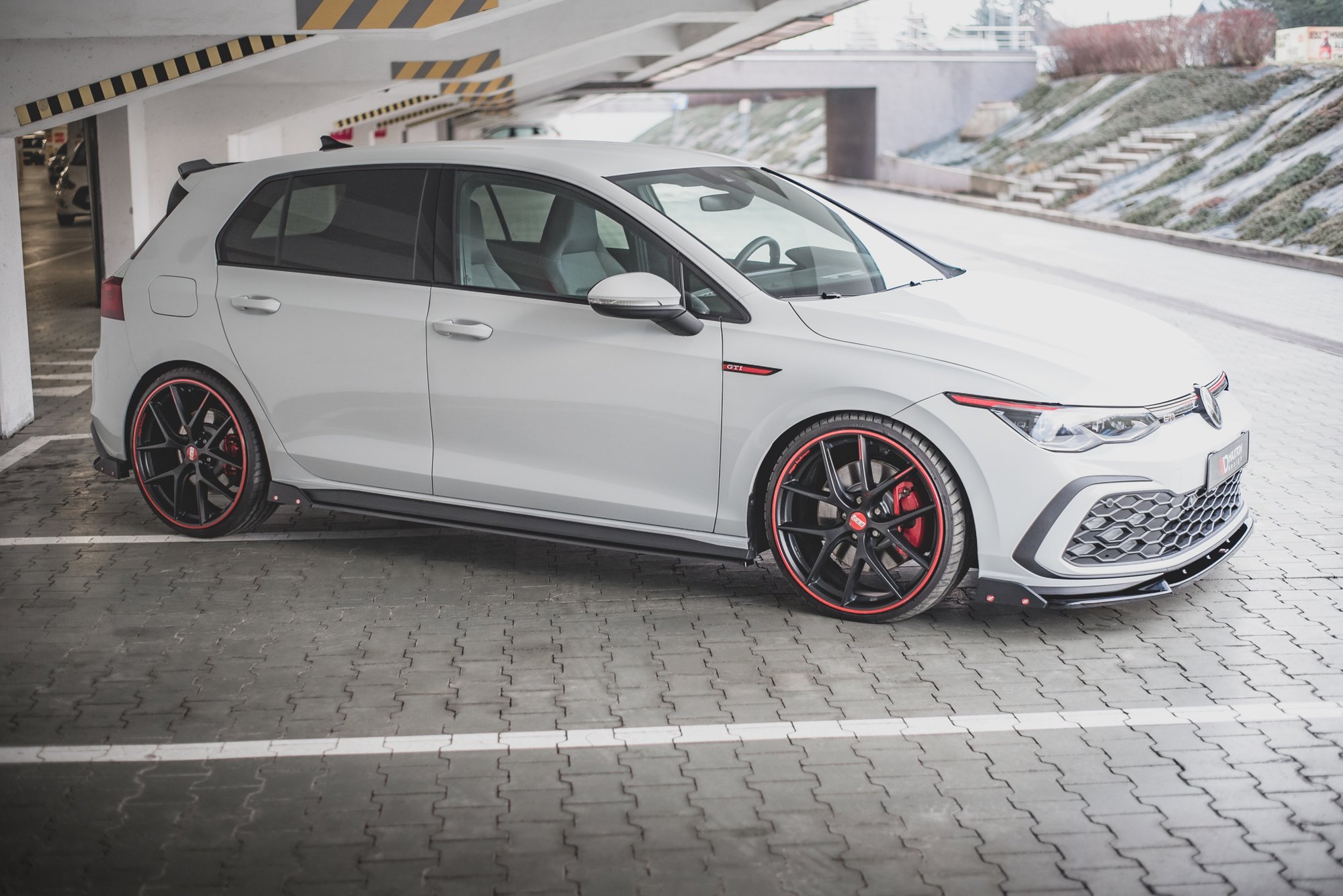 Street+ Seitenschweller Leisten V.2 + Flaps passend für VW Golf 8 GTI / GTI Clubsport schwarz MATT