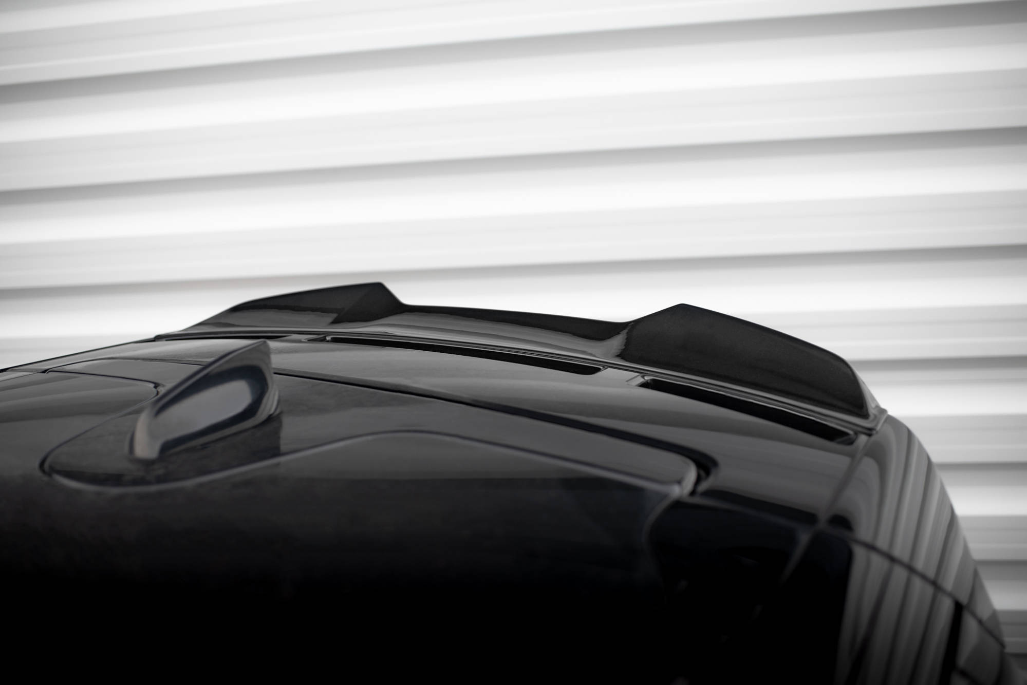 Heck Spoiler Aufsatz Abrisskante 3D passend für Land Rover Discovery HSE Mk5 schwarz Hochglanz