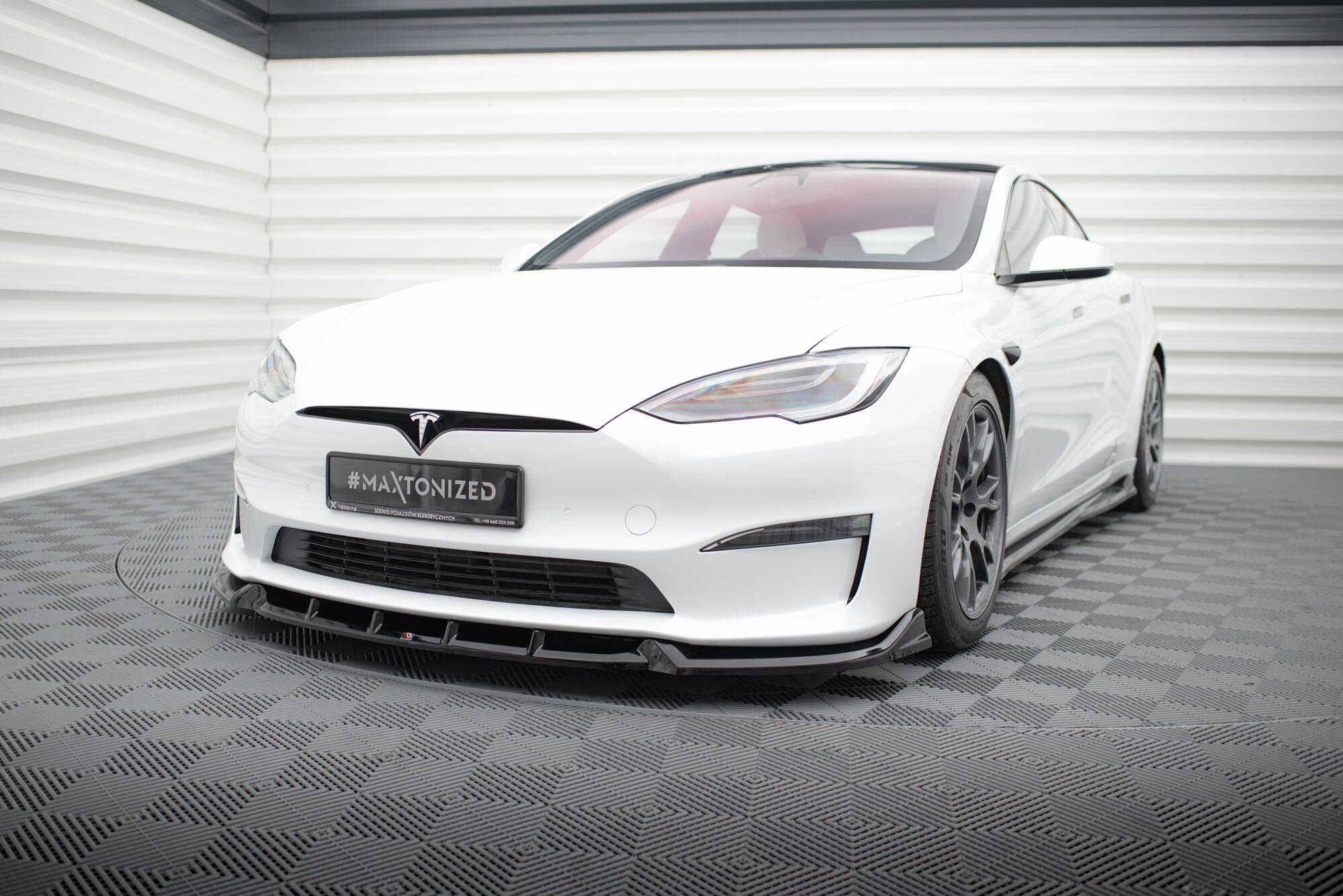 Frontlippe V.1 passend für Tesla Model S Plaid Mk1 FL schwarz Hochglanz