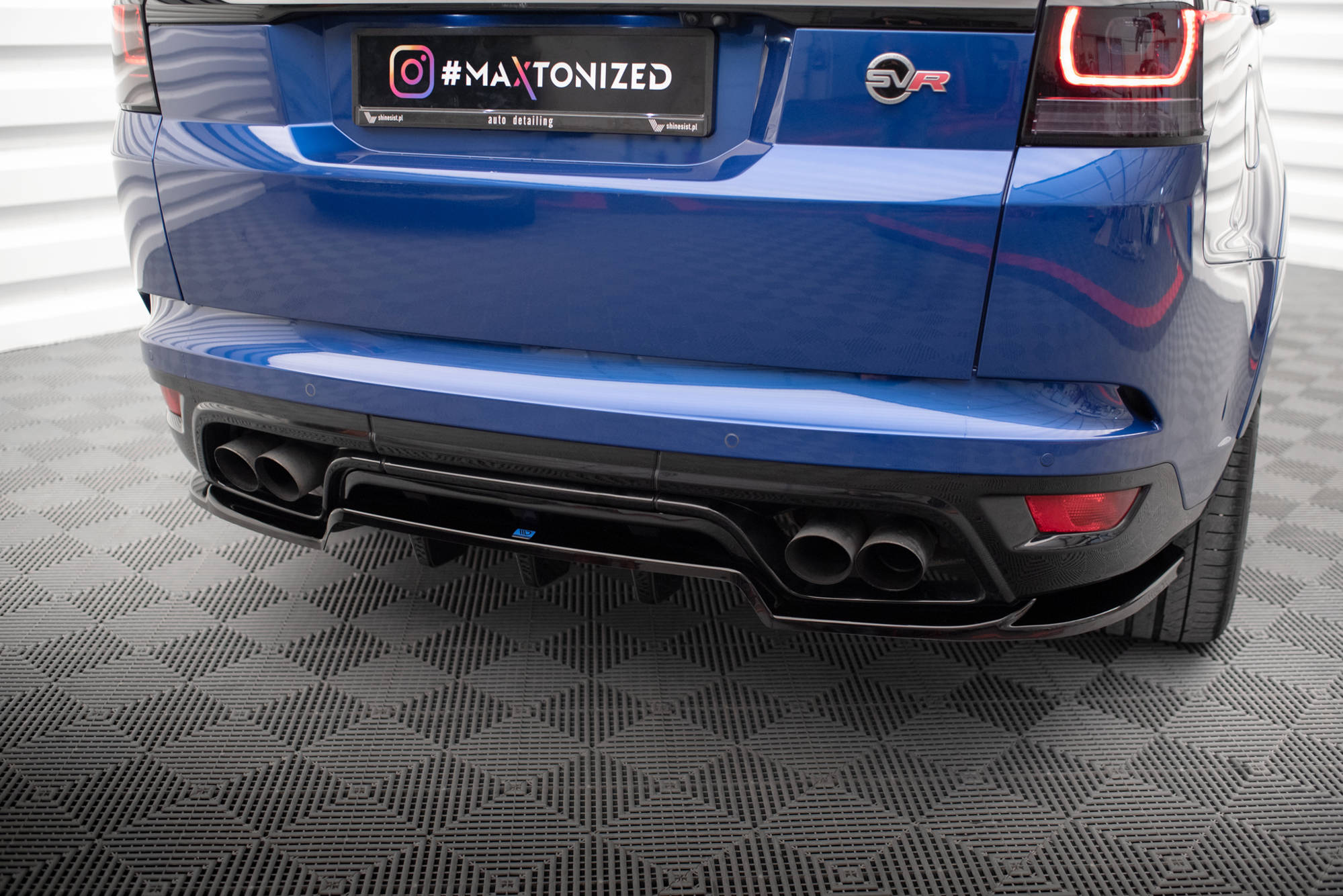Street+ Mittlerer Diffusor RACE Heck Ansatz passend für Land Rover Range Rover Sport SVR Mk2 schwarz Hochglanz