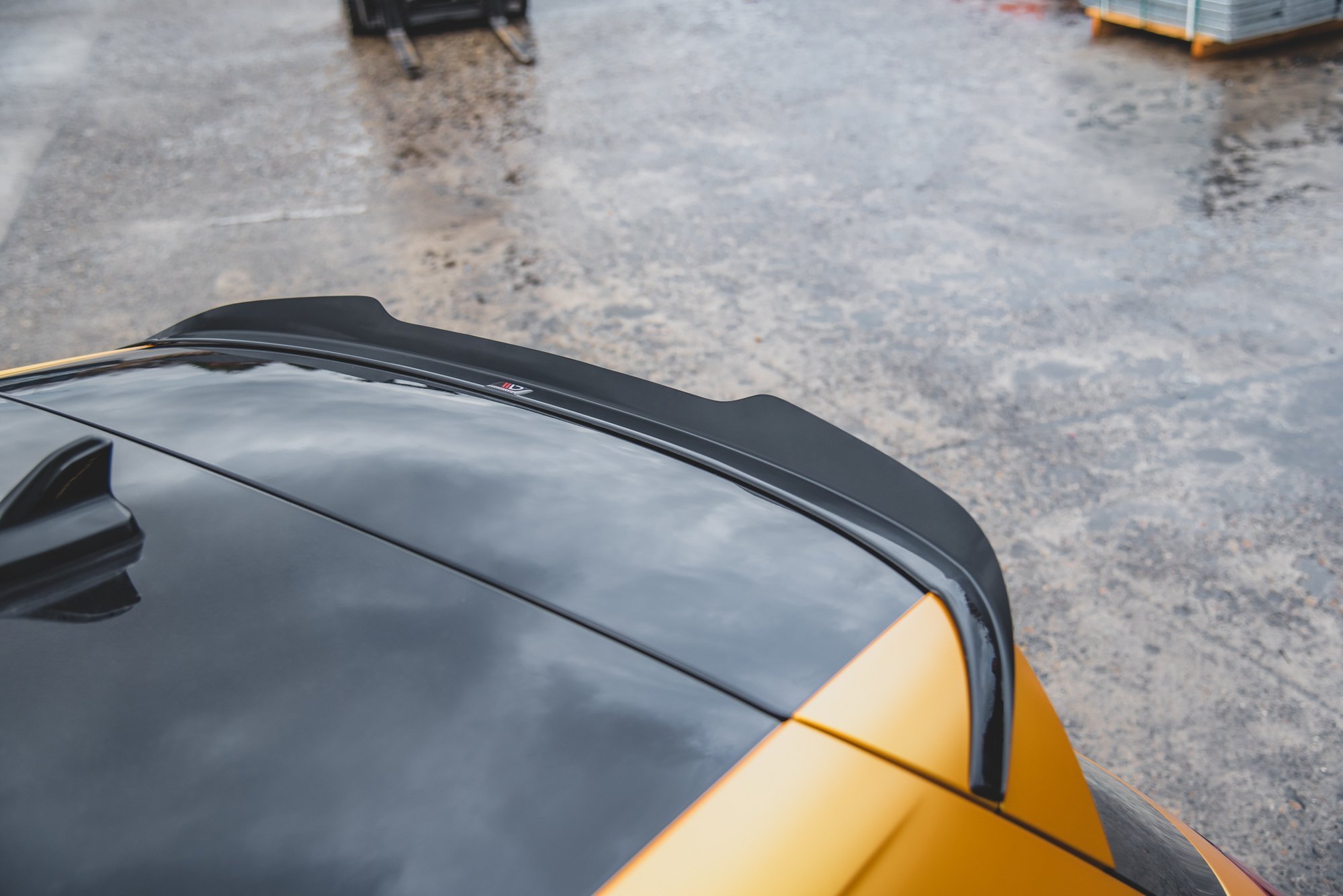 Spoiler CAP V.2 für VW Golf Mk8 Facelift schwarz Hochglanz
