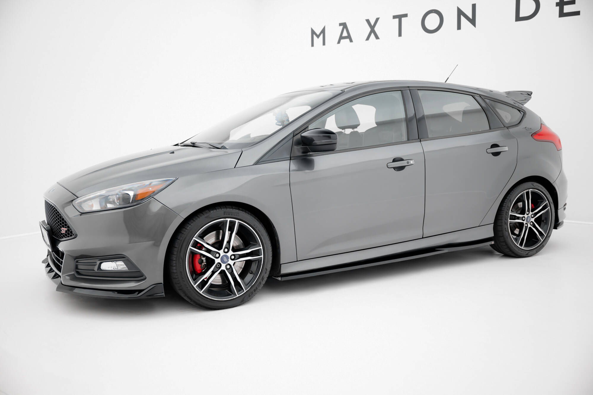 Street+ Seitenschweller Leisten V.3 passend für Ford Focus ST Mk3 schwarz Hochglanz