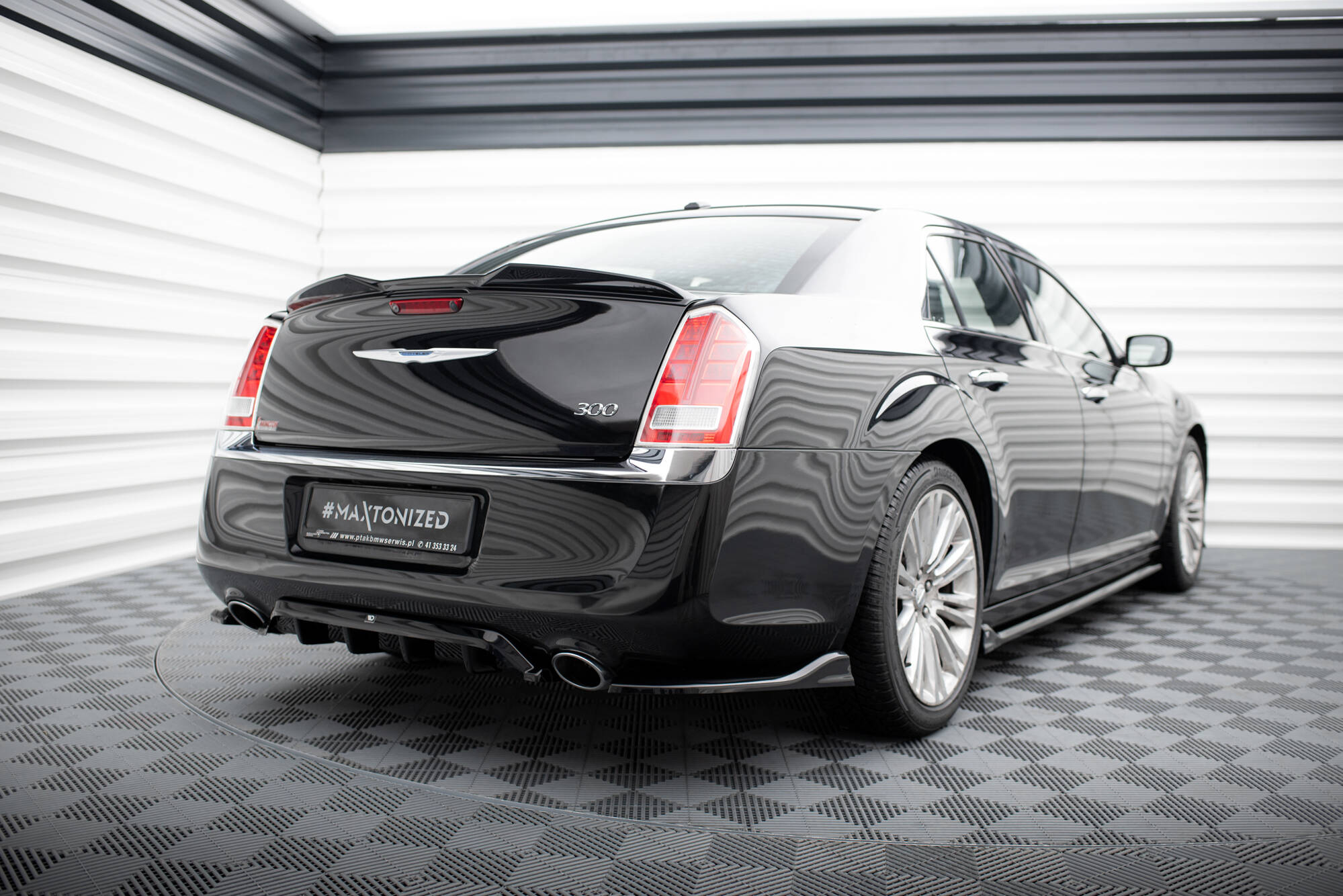 Heckspoiler 3D passend für Chrysler 300 Mk2 schwarz Hochglanz