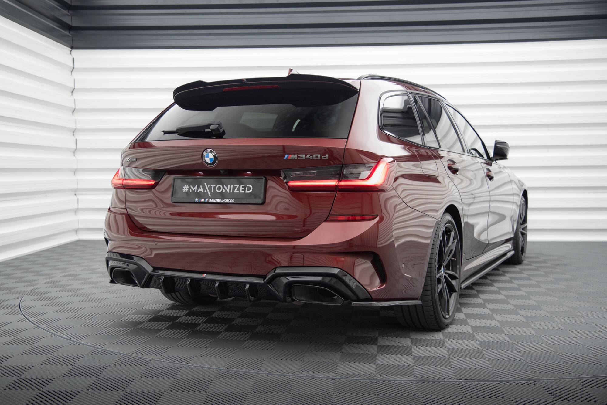 Street+ Heck Ansatz Diffusor passend für BMW M340i G20 / G21 schwarz Hochglanz mit AHK