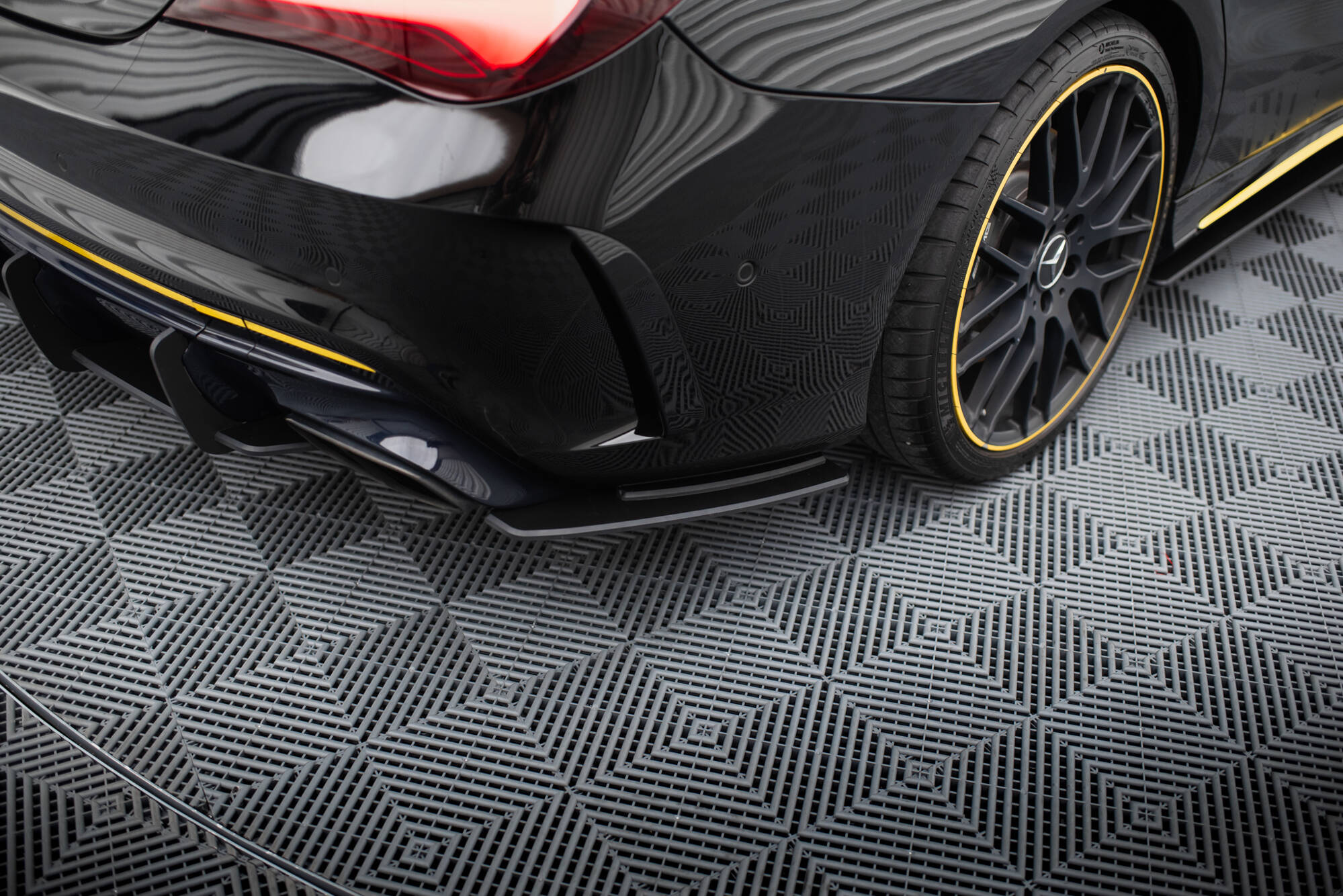 Street Pro Heck Ansatz Flaps passend für Mercedes-AMG CLA 45 C117 FL mit AERO Paket rot