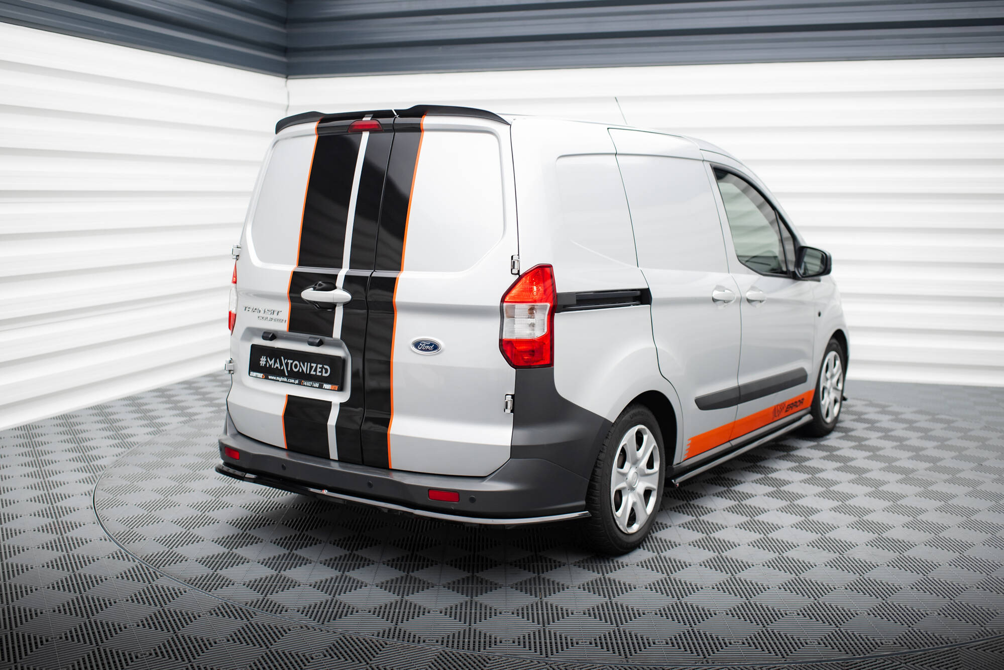 Heck Spoiler Aufsatz Abrisskante passend für Ford Transit Courier Mk1 schwarz Hochglanz
