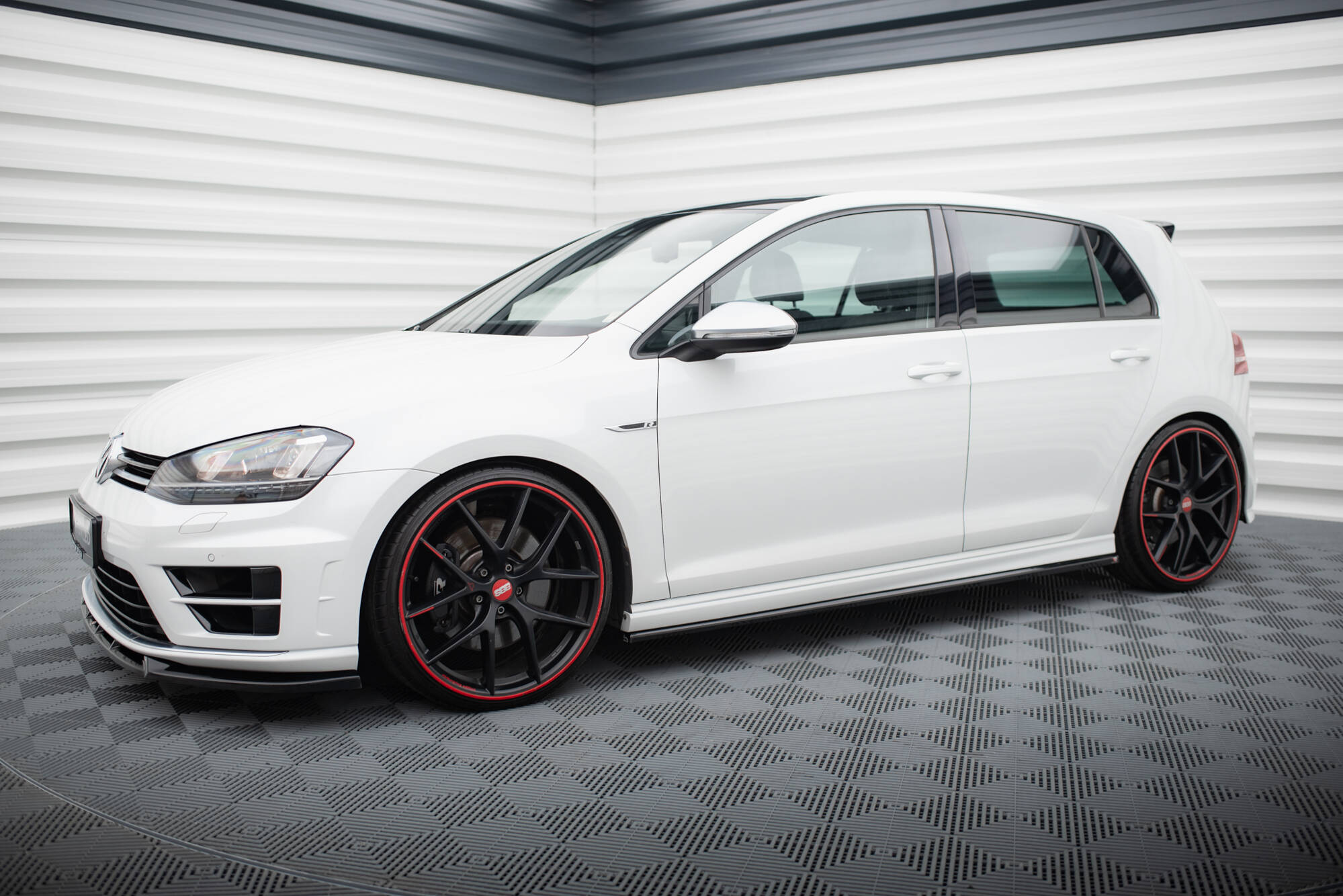 Street+ Seitenschweller Leisten V.3 passend für VW Golf R / R-Line Mk7 schwarz Hochglanz