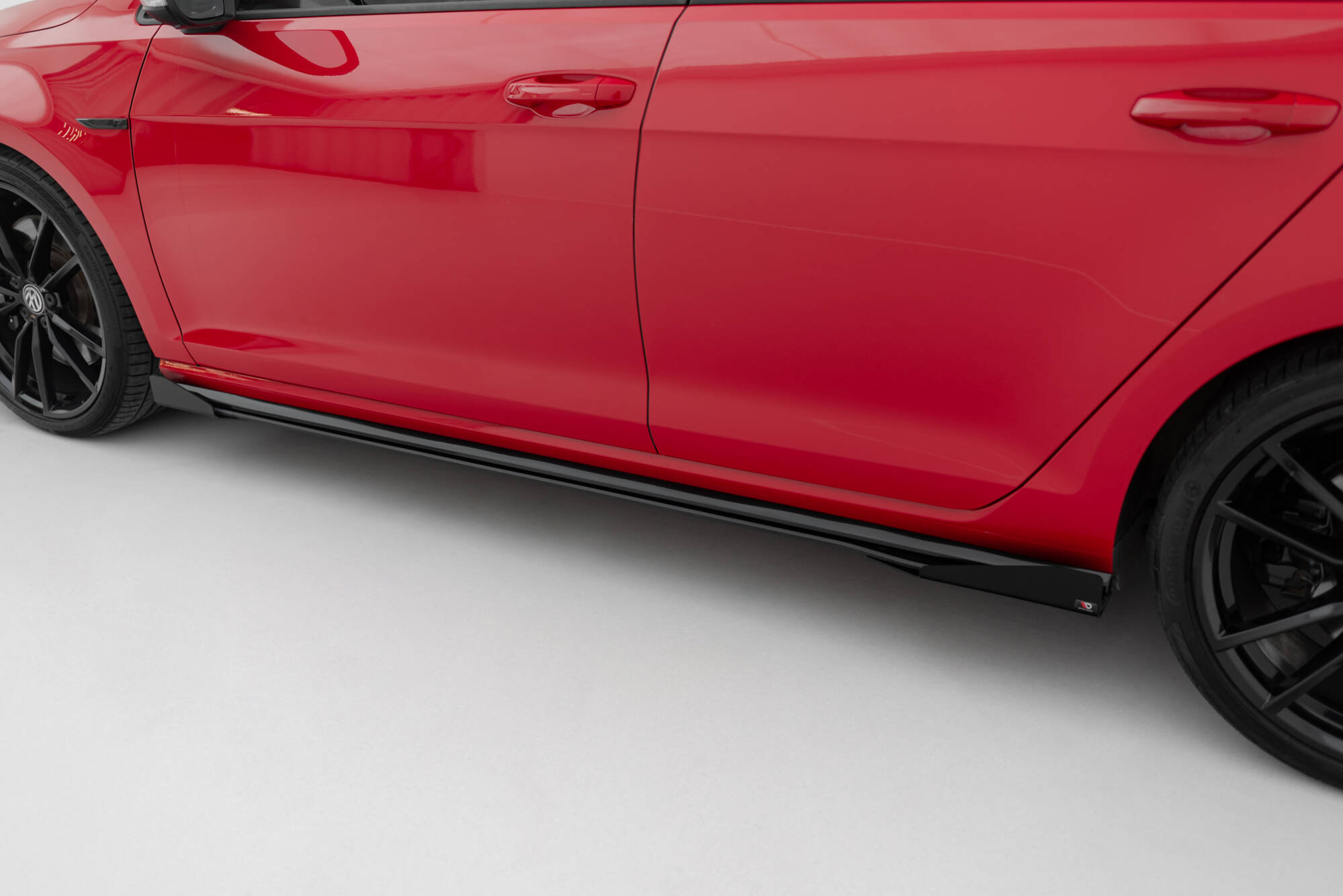 Seitenschweller Flaps passend für VW Golf R / R-Line Mk7 FL schwarz Hochglanz
