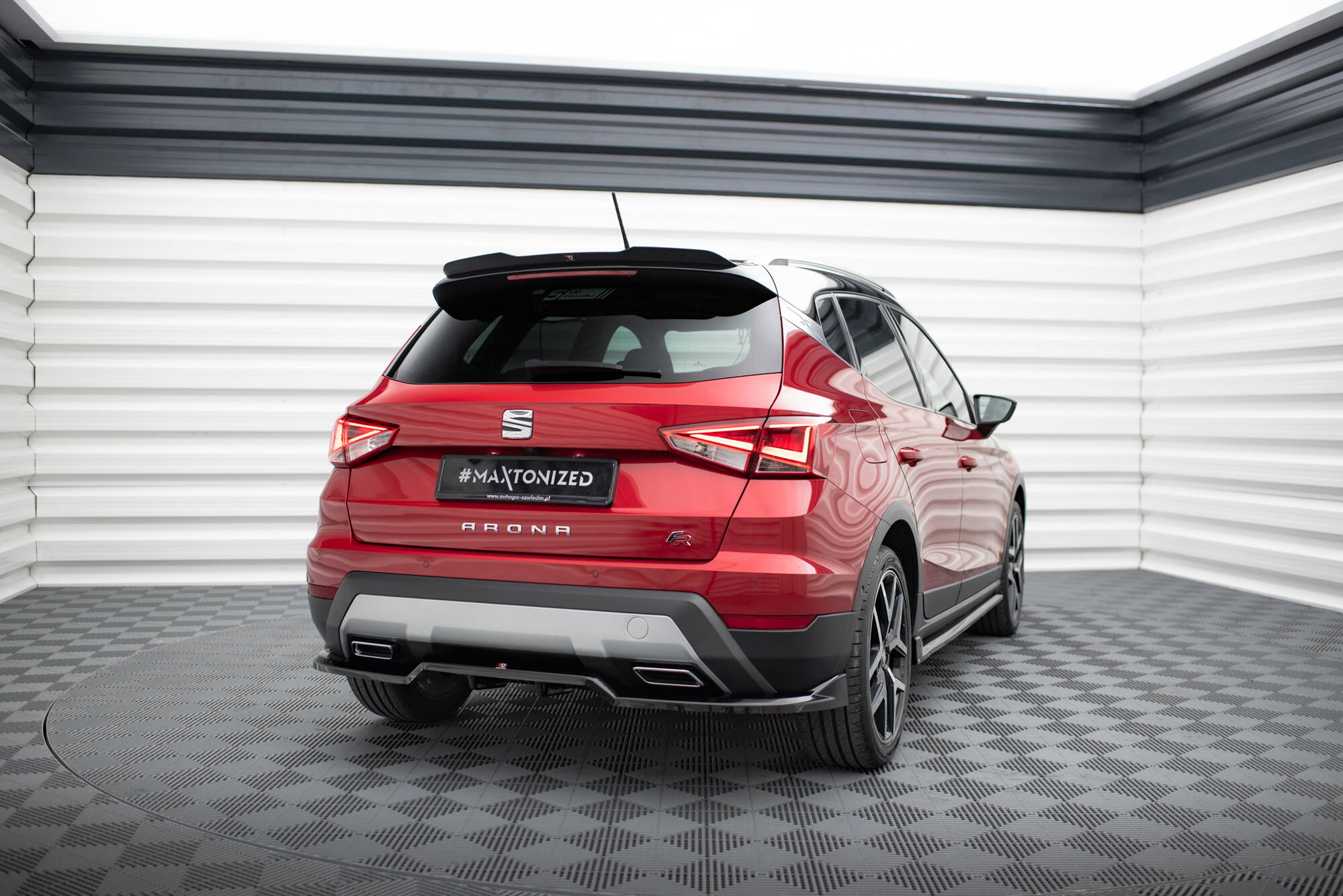Heck Spoiler Aufsatz Abrisskante passend für Seat Arona FR Mk1 schwarz Hochglanz