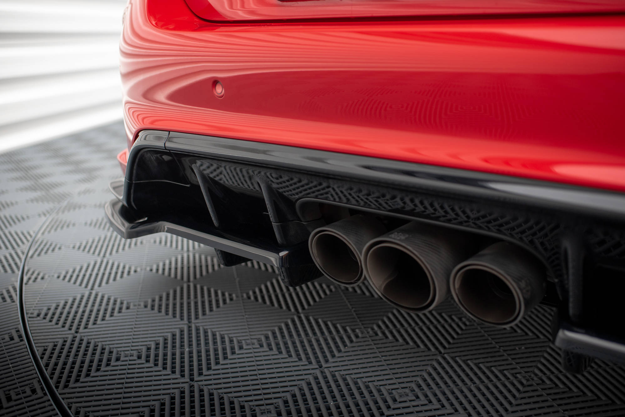 Street+ Mittlerer Diffusor RACE Heck Ansatz V.2 passend für Honda Civic Type-R Mk 11 schwarz Hochglanz