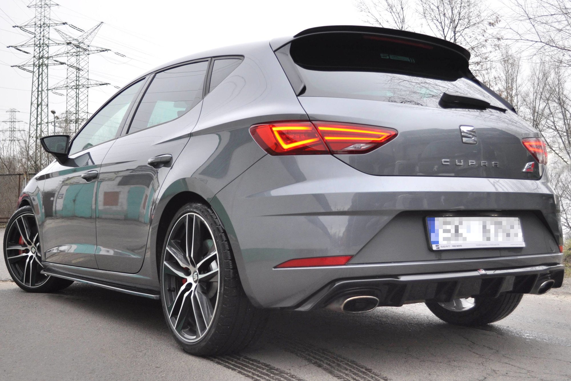 Diffusor Heck Ansatz V.1 für Seat Leon Cupra Mk3 FL Hatchback schwarz Hochglanz