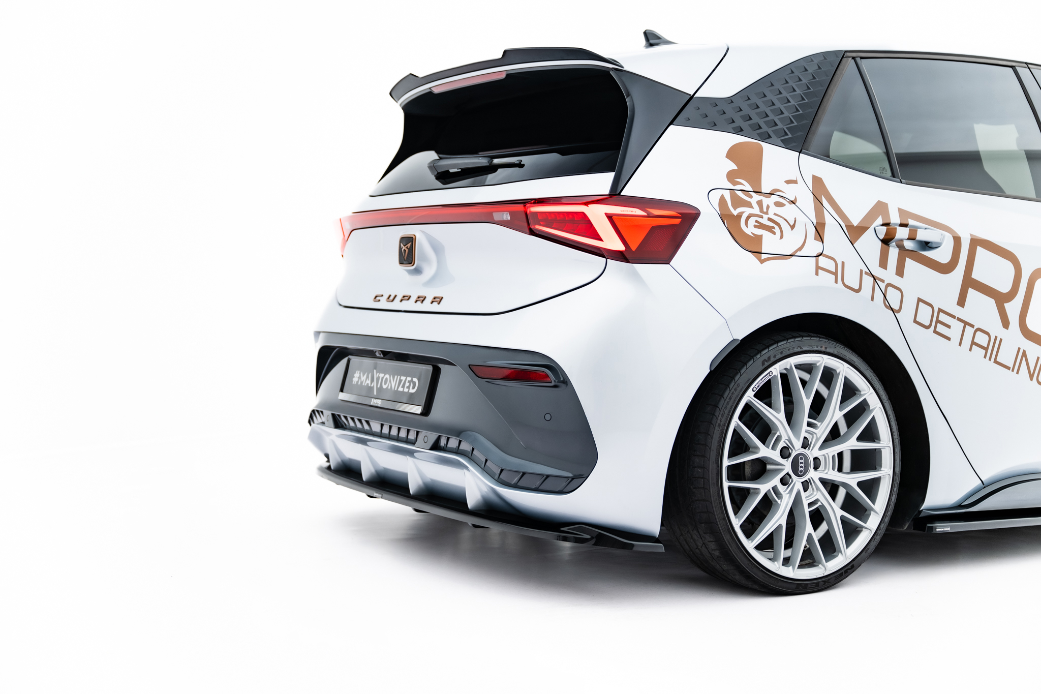 Diffusor Heckansatz passend für CUPRA Born Mk1 schwarz Hochglanz