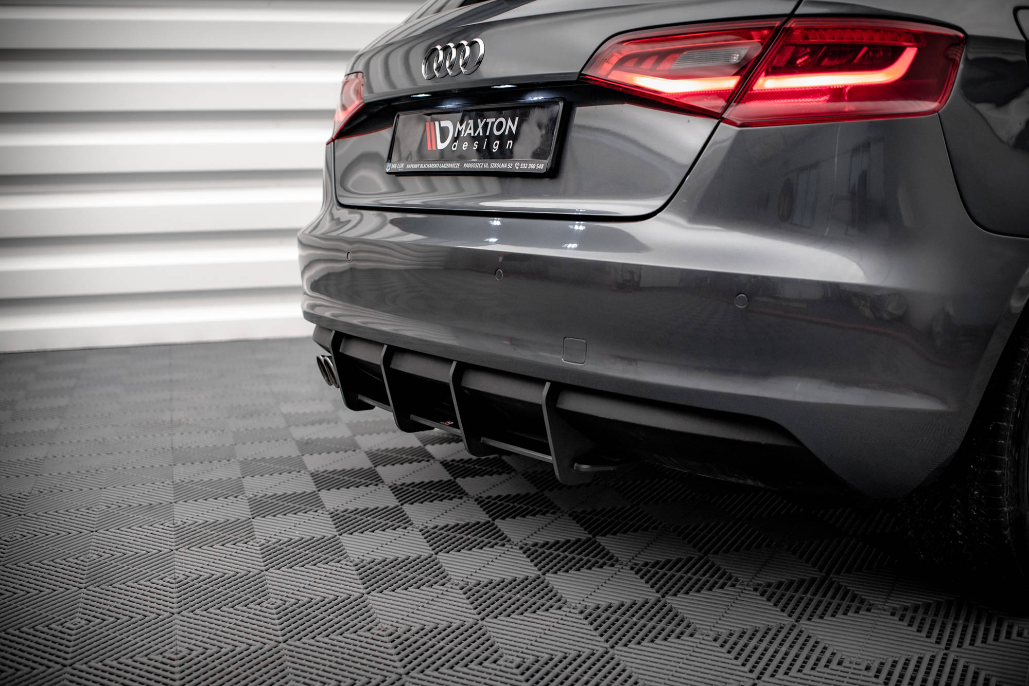 Street Pro Heckschürze Heck Ansatz Diffusor passend für Audi A3 Sportback 8V schwarz-rot