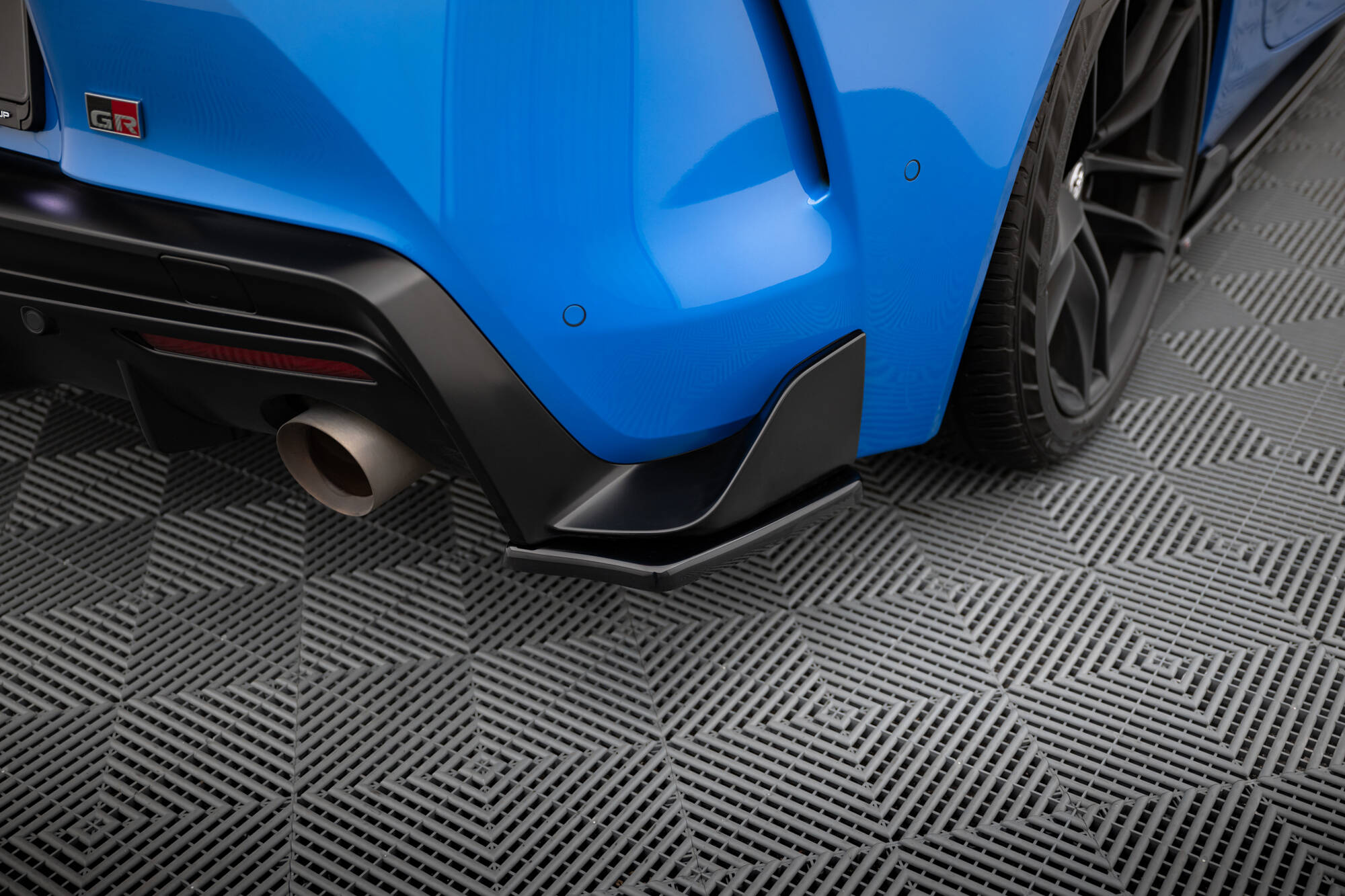 Heck Ansatz Flaps Diffusor V.2 für Toyota Supra Mk5 schwarz Hochglanz