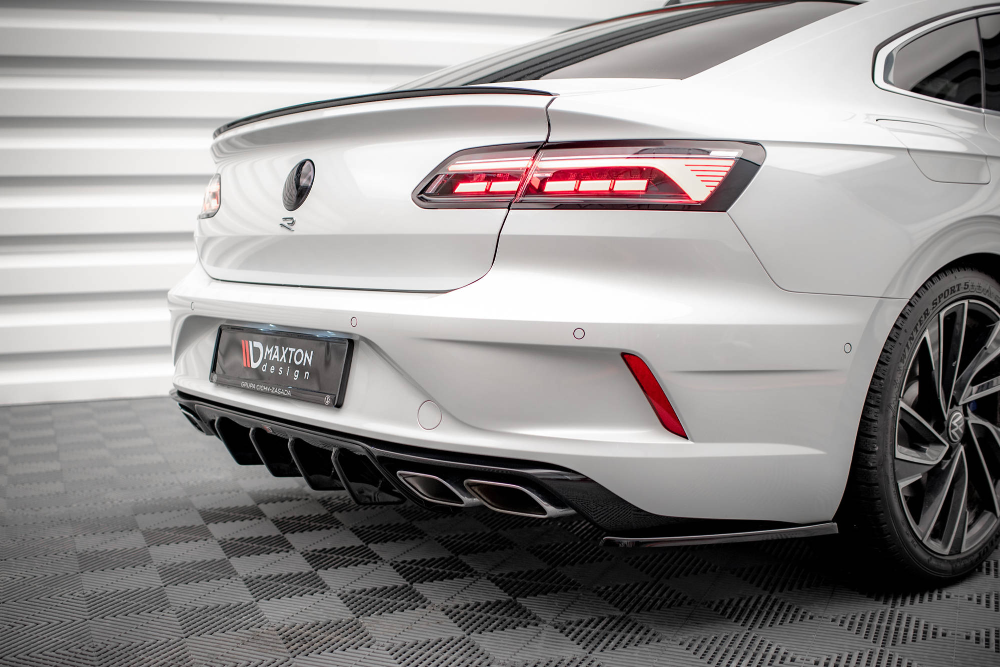 Street+ Heck Ansatz Flaps passend für VW Arteon R Limousine / Shooting Brake Mk1 FL schwarz Hochglanz