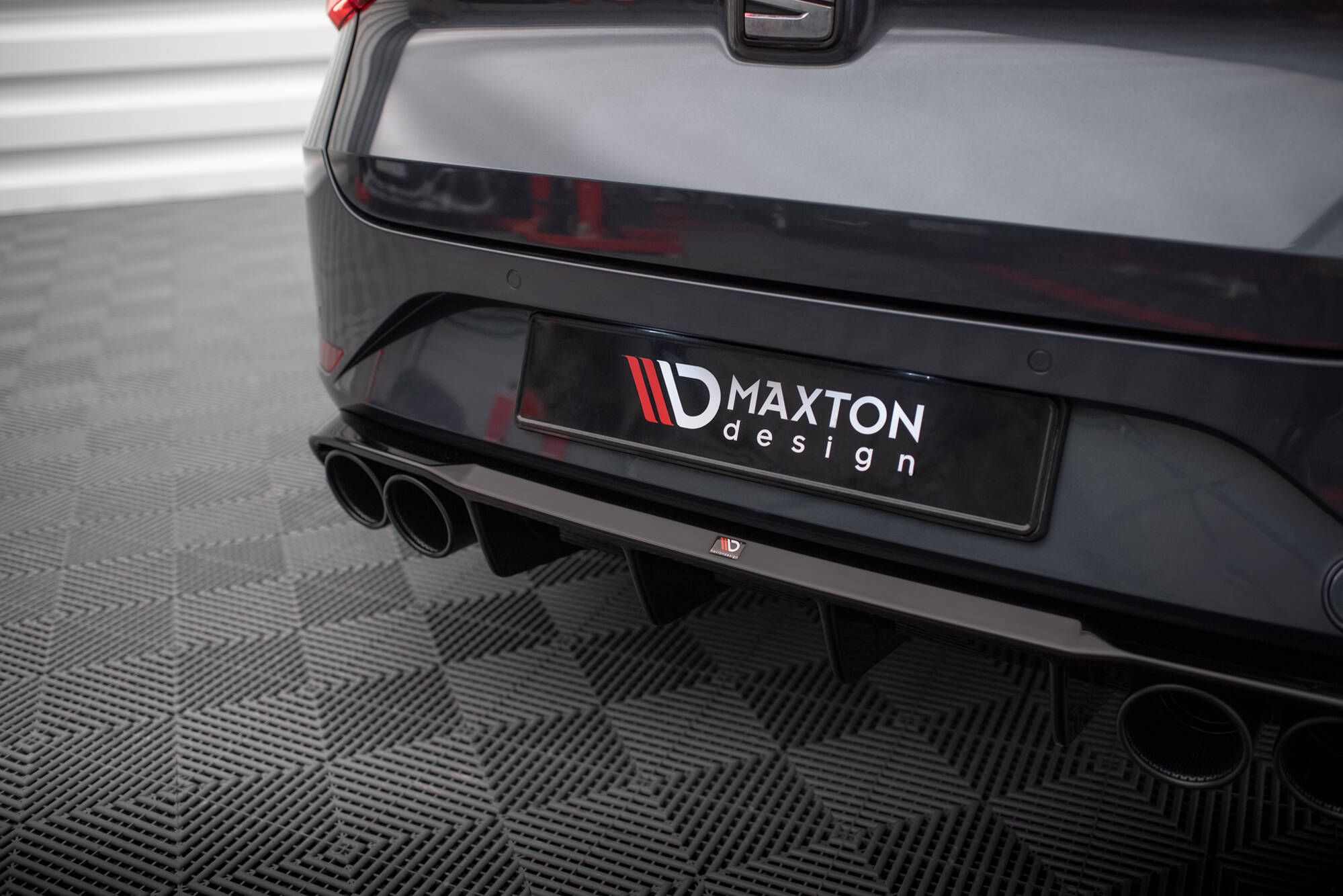 Street+ Heck Ansatz Diffusor + Endrohre passend für Seat Leon ST FR Mk4