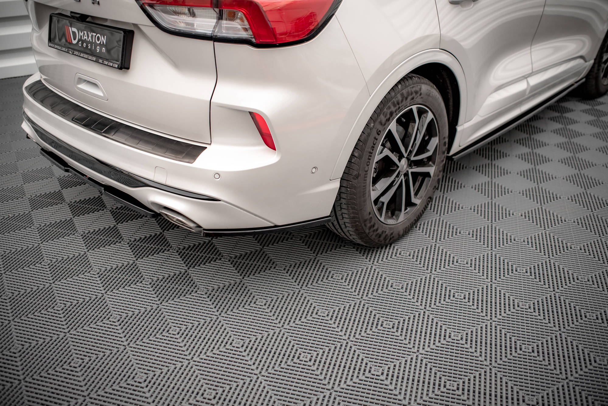 Street+ Heck Ansatz Flaps passend für Ford Kuga ST-Line Mk3 schwarz Hochglanz