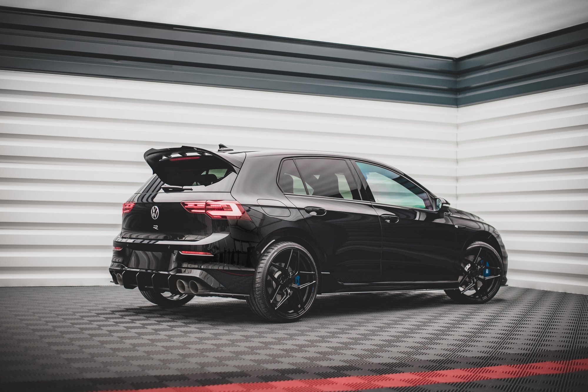 Street Pro Heckschürze Heck Ansatz Diffusor passend für VW Golf R Mk8 schwarz-rot