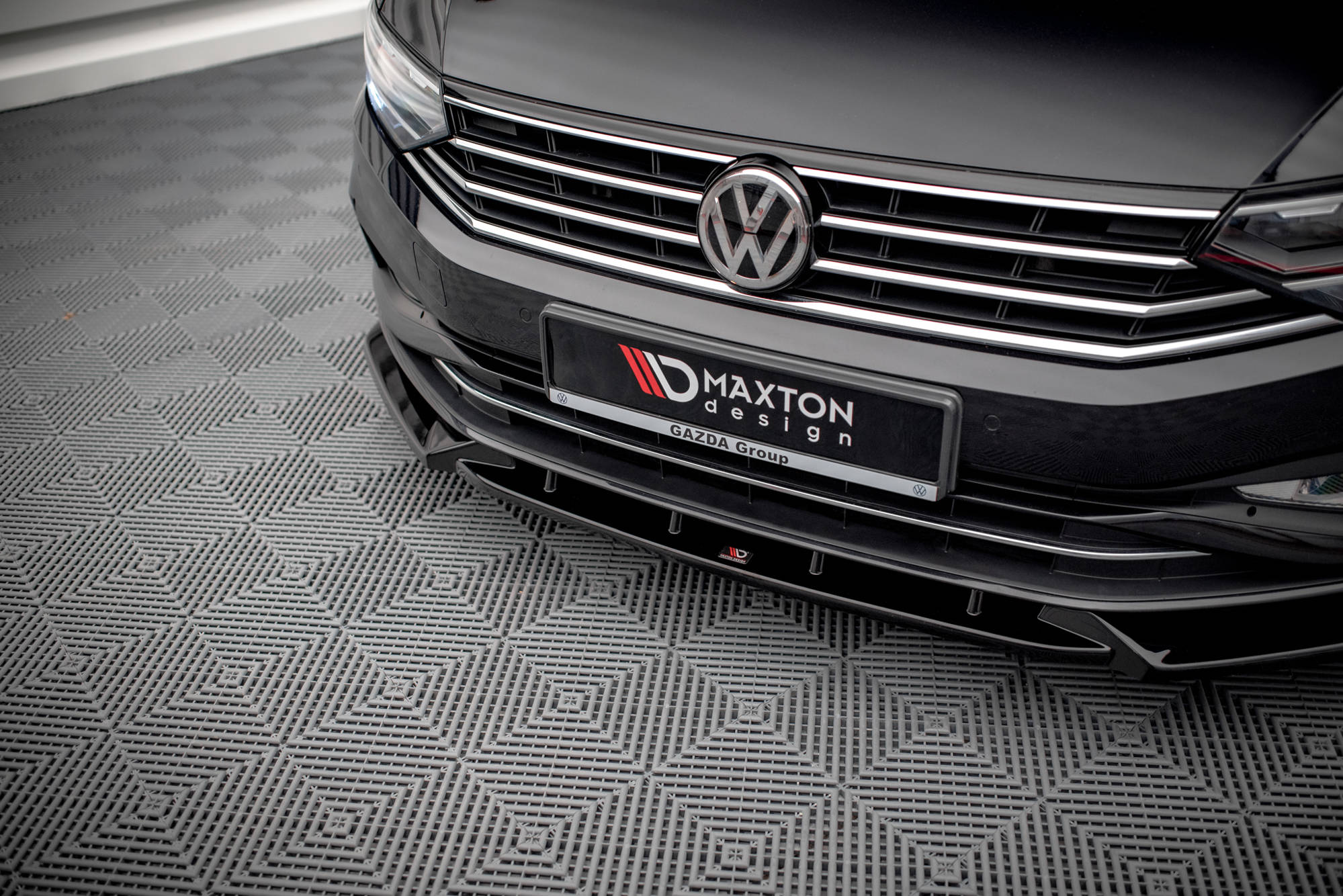 Street+ Spoilerlippe Front Ansatz V.2 passend für VW Passat B8 FL schwarz Hochglanz