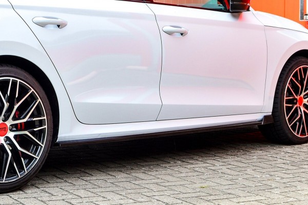 CUP Seitenschwellersatz mit Wing vorn in Race Optik, aus ABS Kunststoff gefertigt