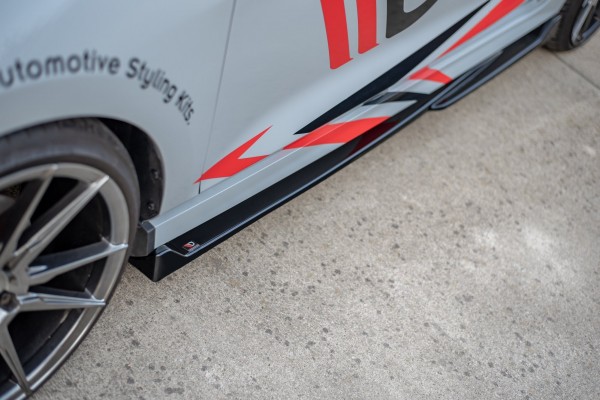 Seitenschweller Ansatz für V.4 Ford Fiesta Mk8 ST / ST-Line schwarz Hochglanz