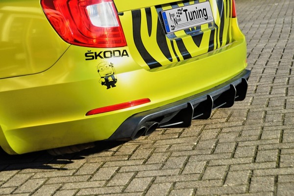 Heckschürze in Racingoptik + Finnen für Skoda Superb 3T