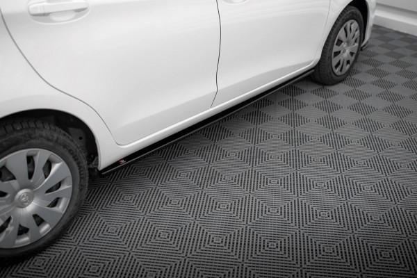 Seitenschweller Ansatz für Toyota Yaris Mk3 Facelift schwarz Hochglanz