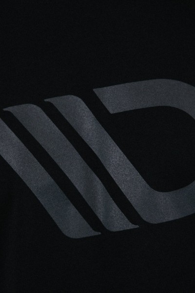 Black T-shirt mit gray logo