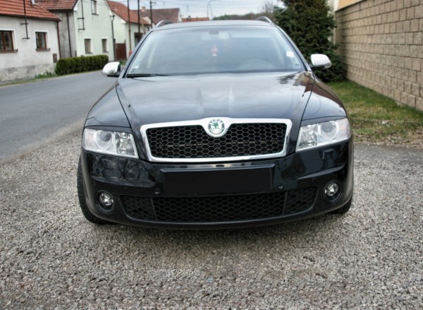 Kühlergrill Front Grill passend für Skoda OCTAVIA II 04-08 - Carbon Look