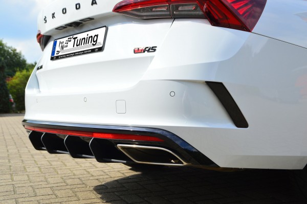 Gefräßter Heckansatz in perfekter Race Track Optik mit Finnen aus ABS